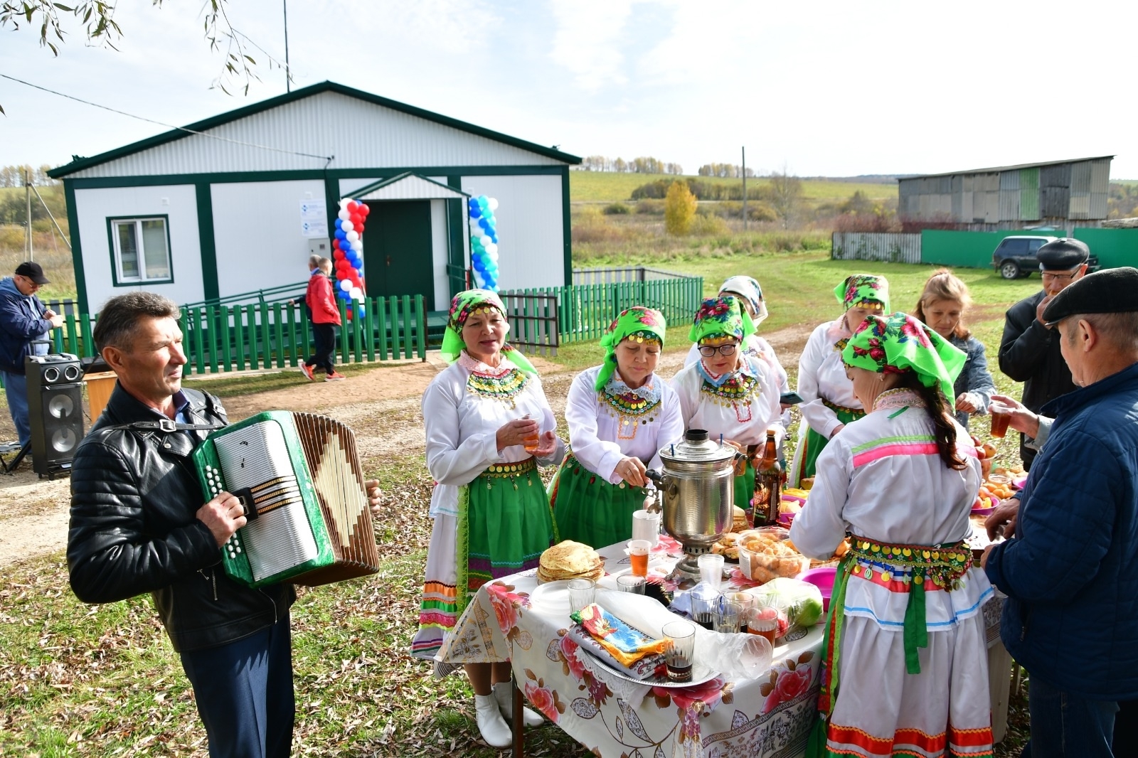 Ауыл халҡы яңы ФАП-тан ҡәнәғәт