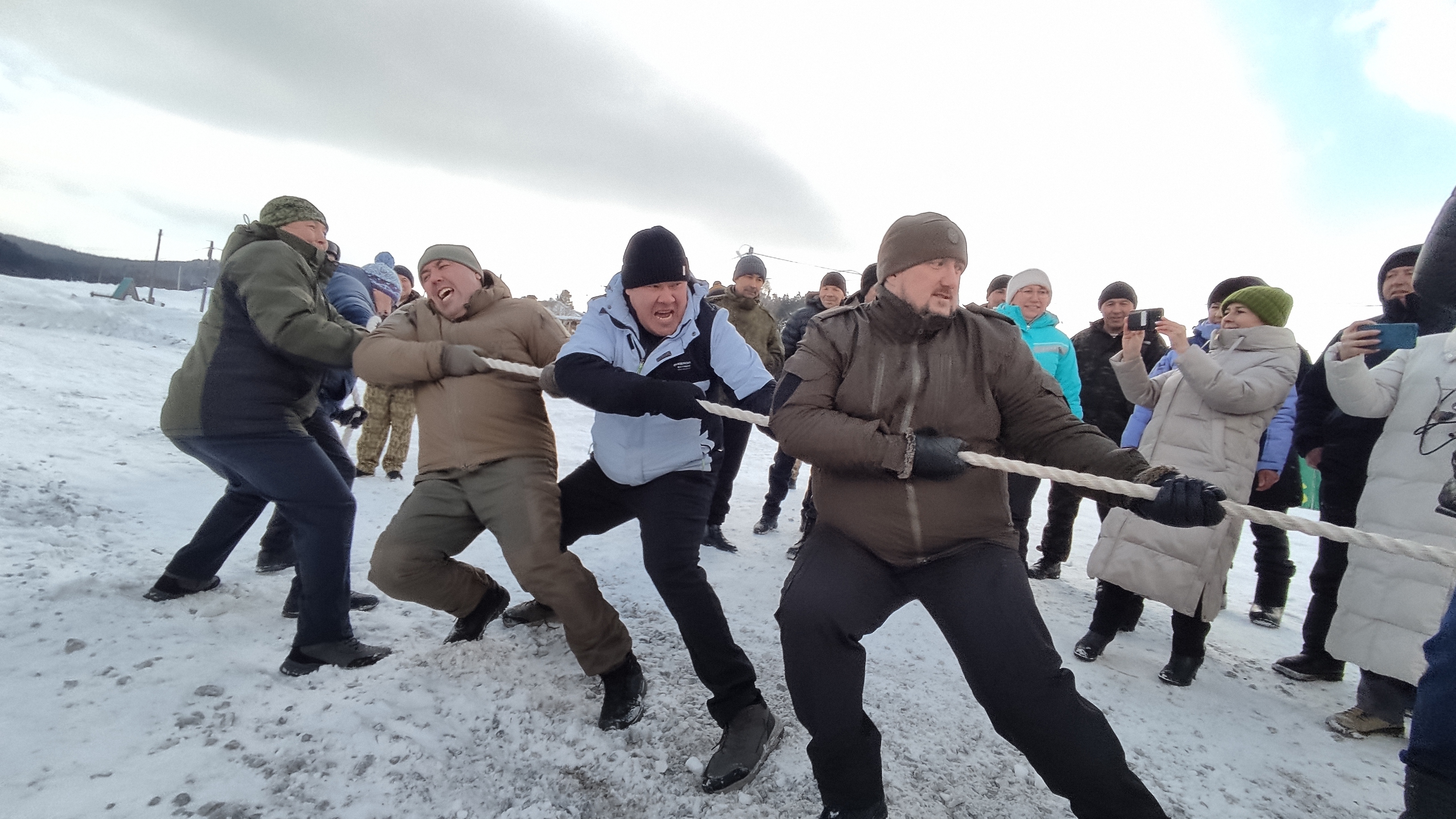 "Зарница" менән "Бәйге" – көслөләр, рухлылар майҙаны