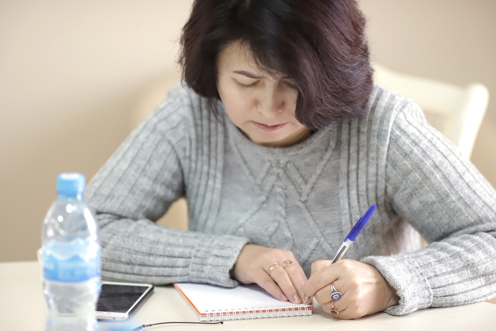 "Әсәйем, балта тотоп, ҡулыңды сабып ырғытам, тине"