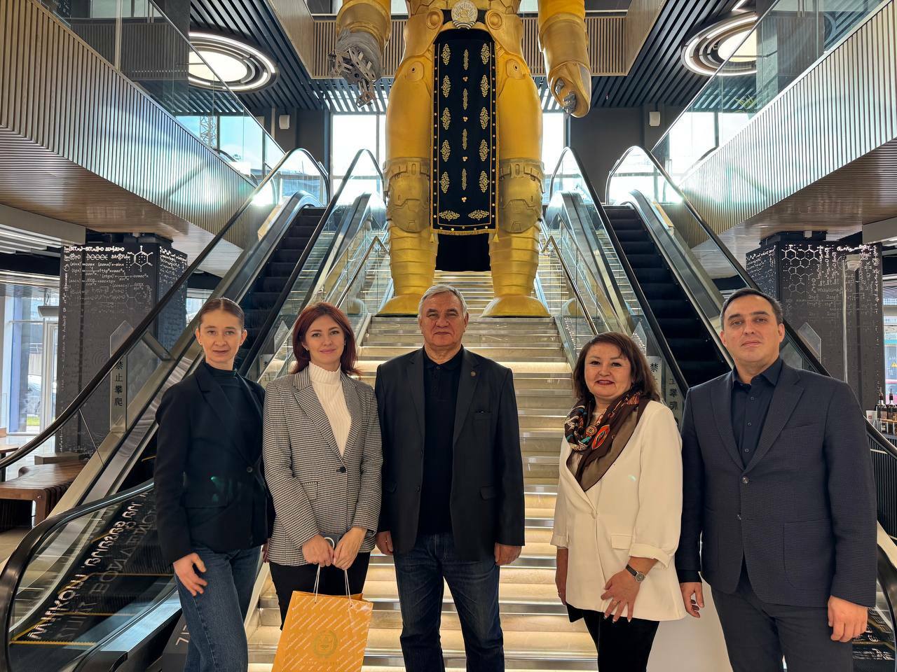 Өфөнөң вуз-ара кампусы Алтай крайы делегацияһын ҡабул итте