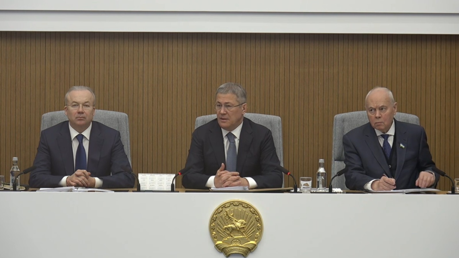 Радий Хәбиров фекерен белдерҙе