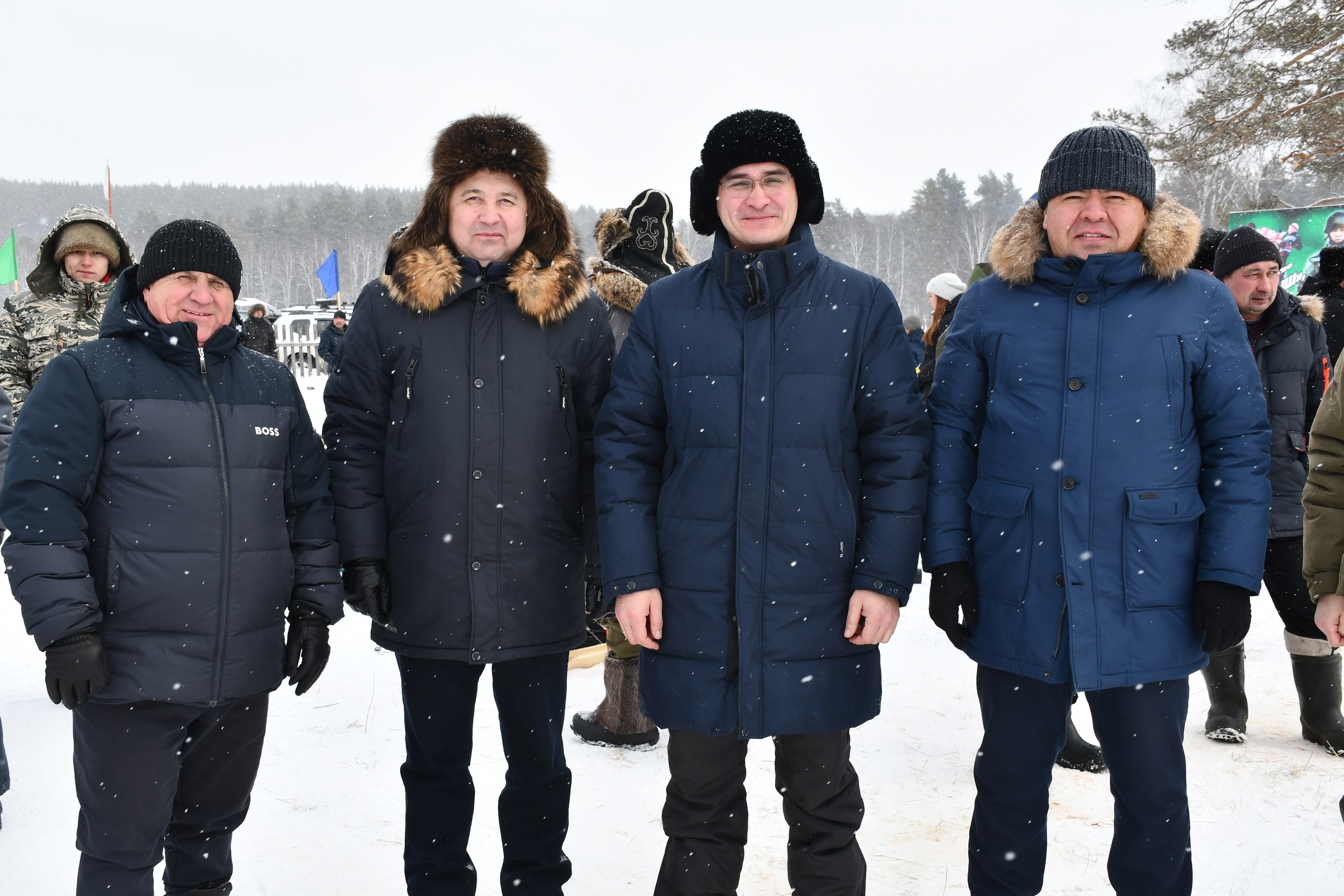 Тай бүләк иттеләр