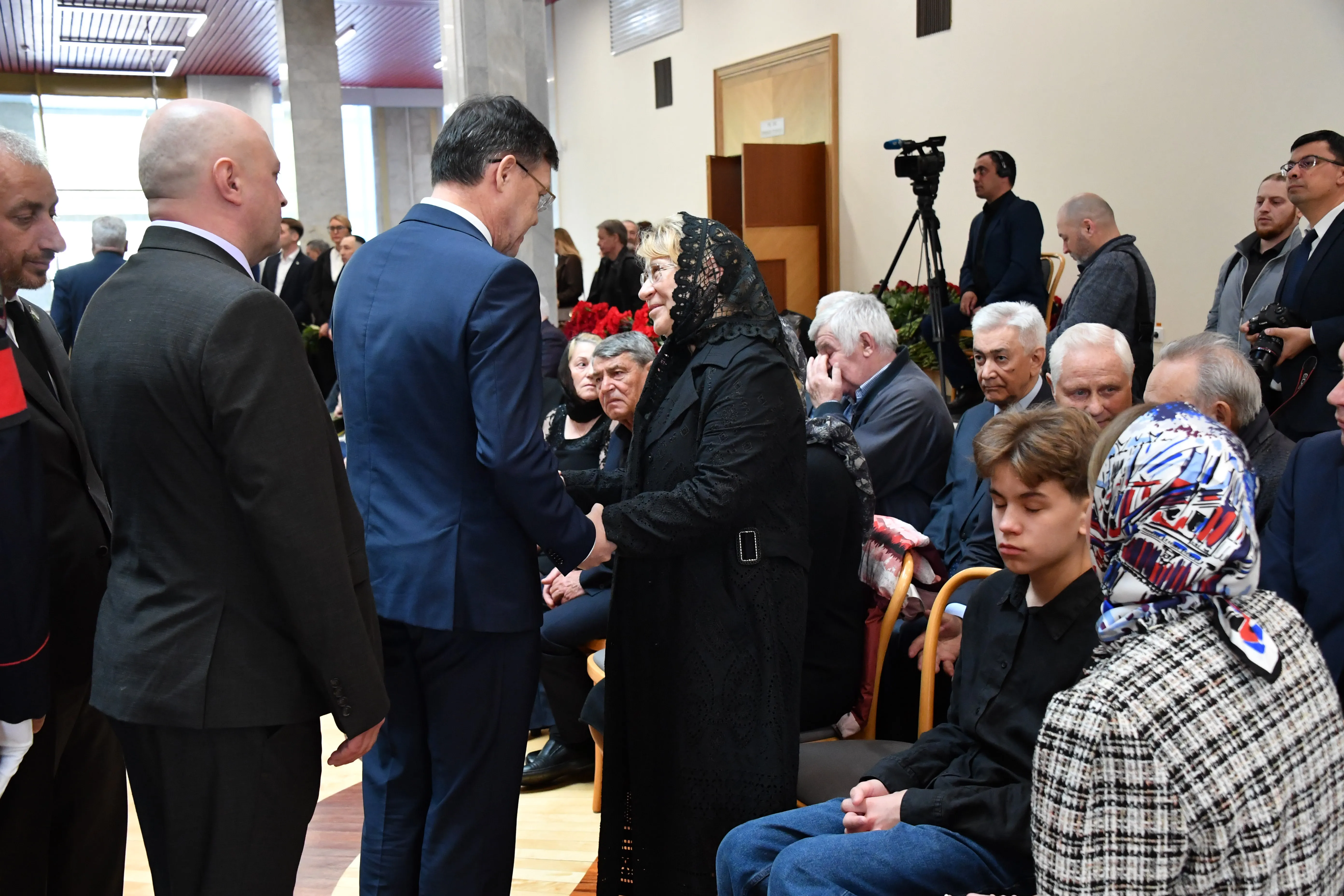 Бәхил булығыҙ, Константин Борисович