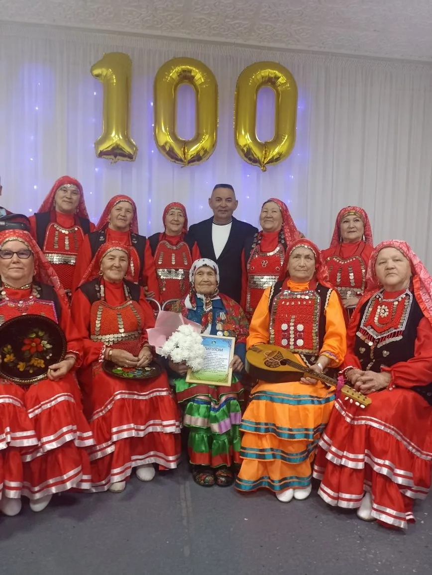 100 йәшендә лә хужалығын үҙе алып бара