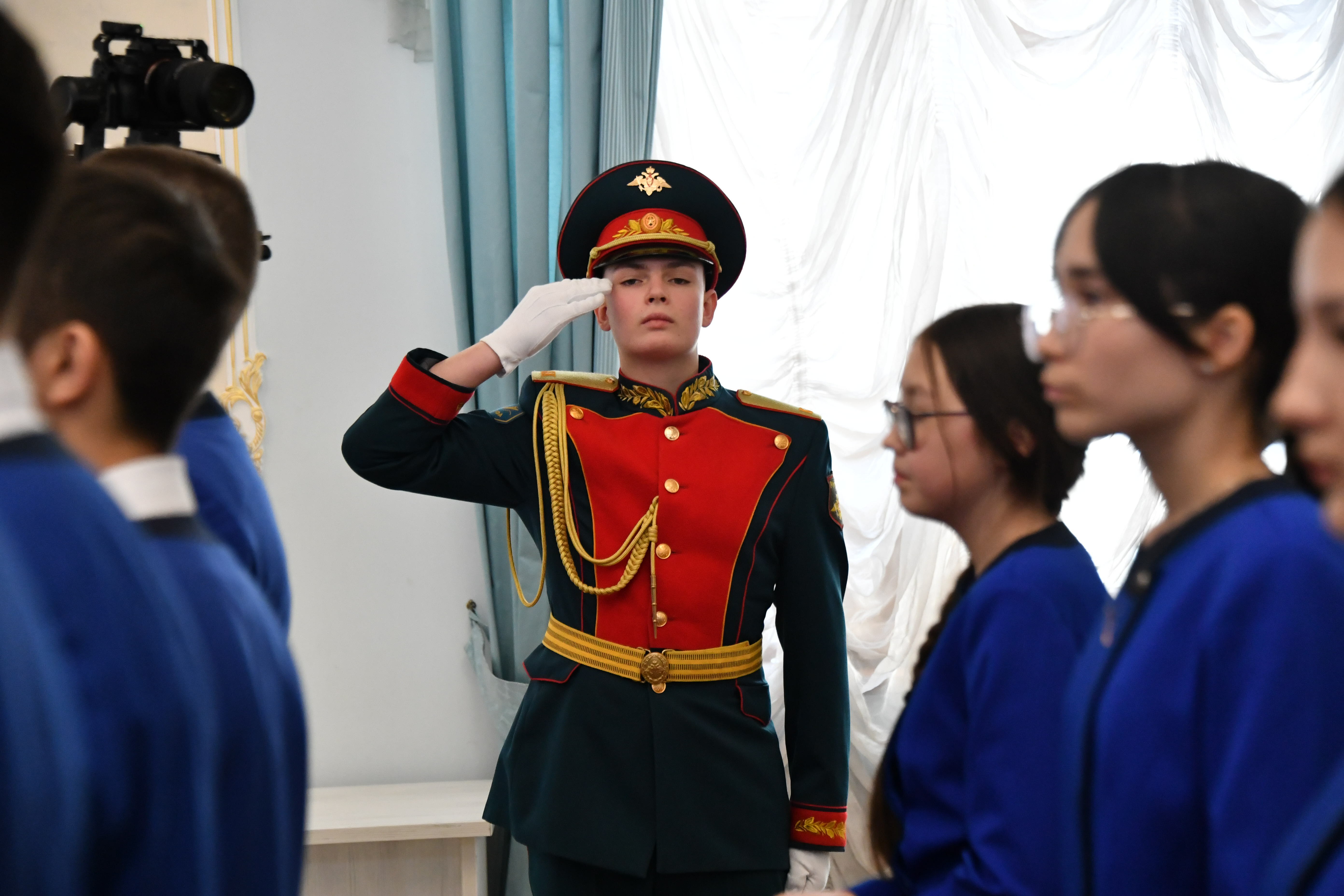 Владислав Бочаровтың ата-әсәһенә Рәсәй Геройы йондоҙо тапшырылды