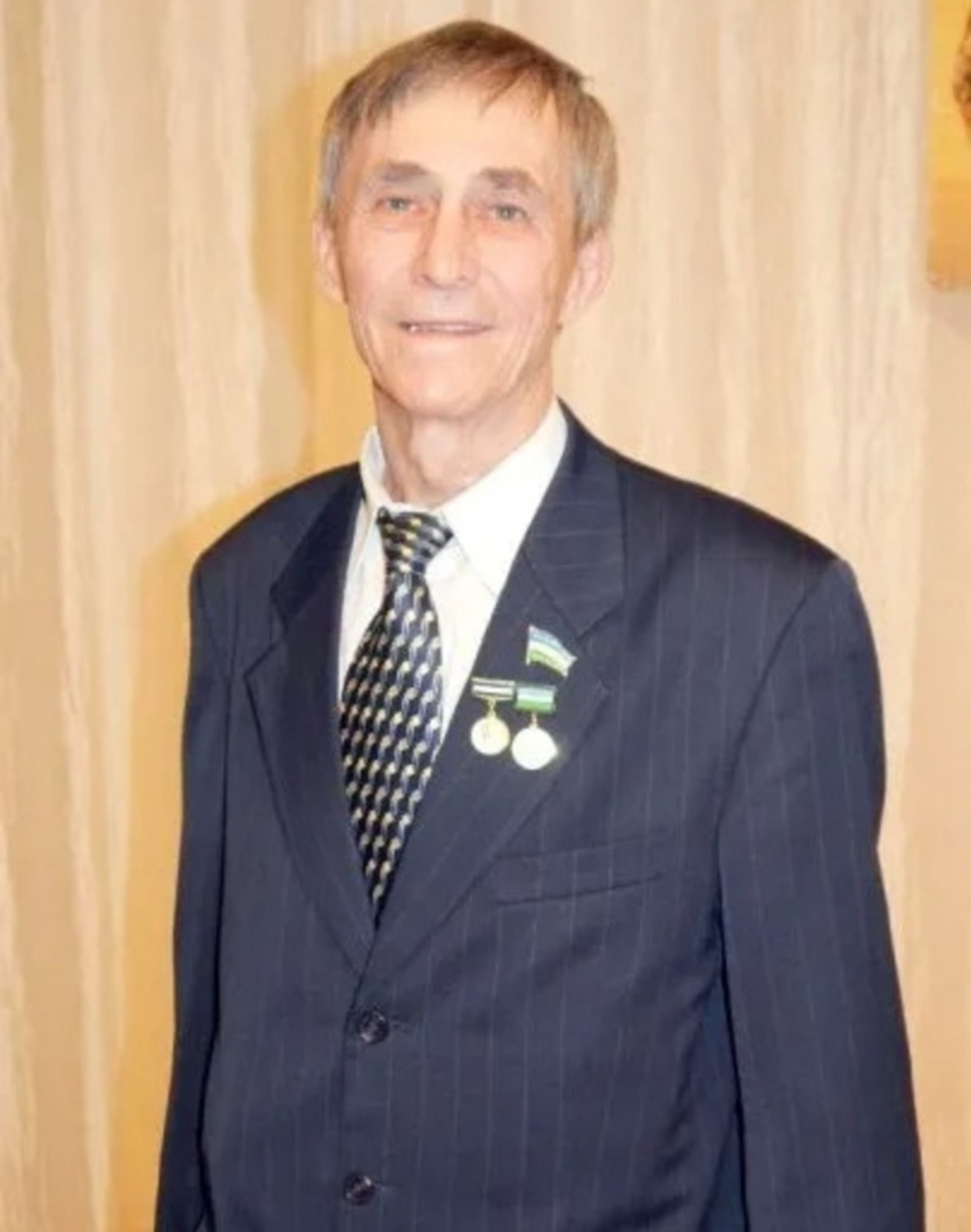 Бәхил бул, шағир...