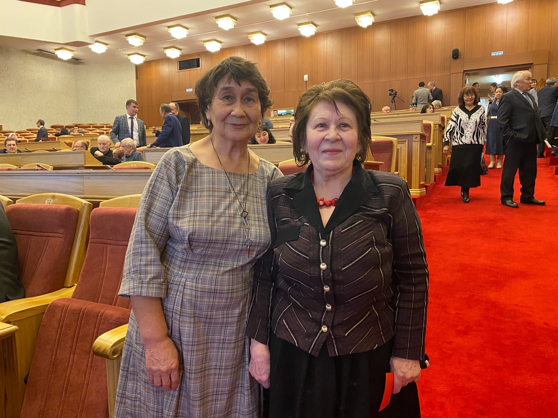 Күҙ нурҙары ҡалды китаптарыңда