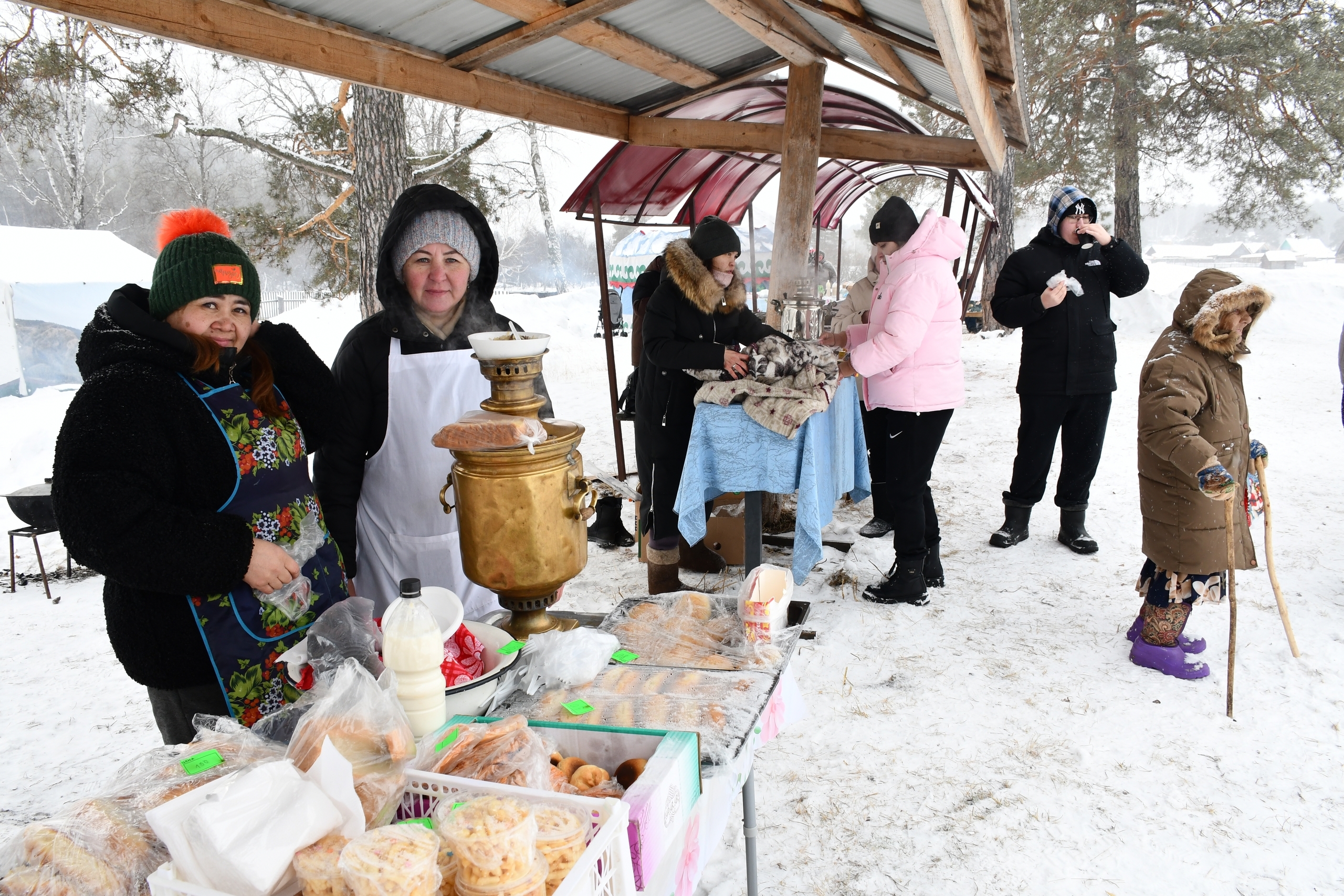 Тай бүләк иттеләр