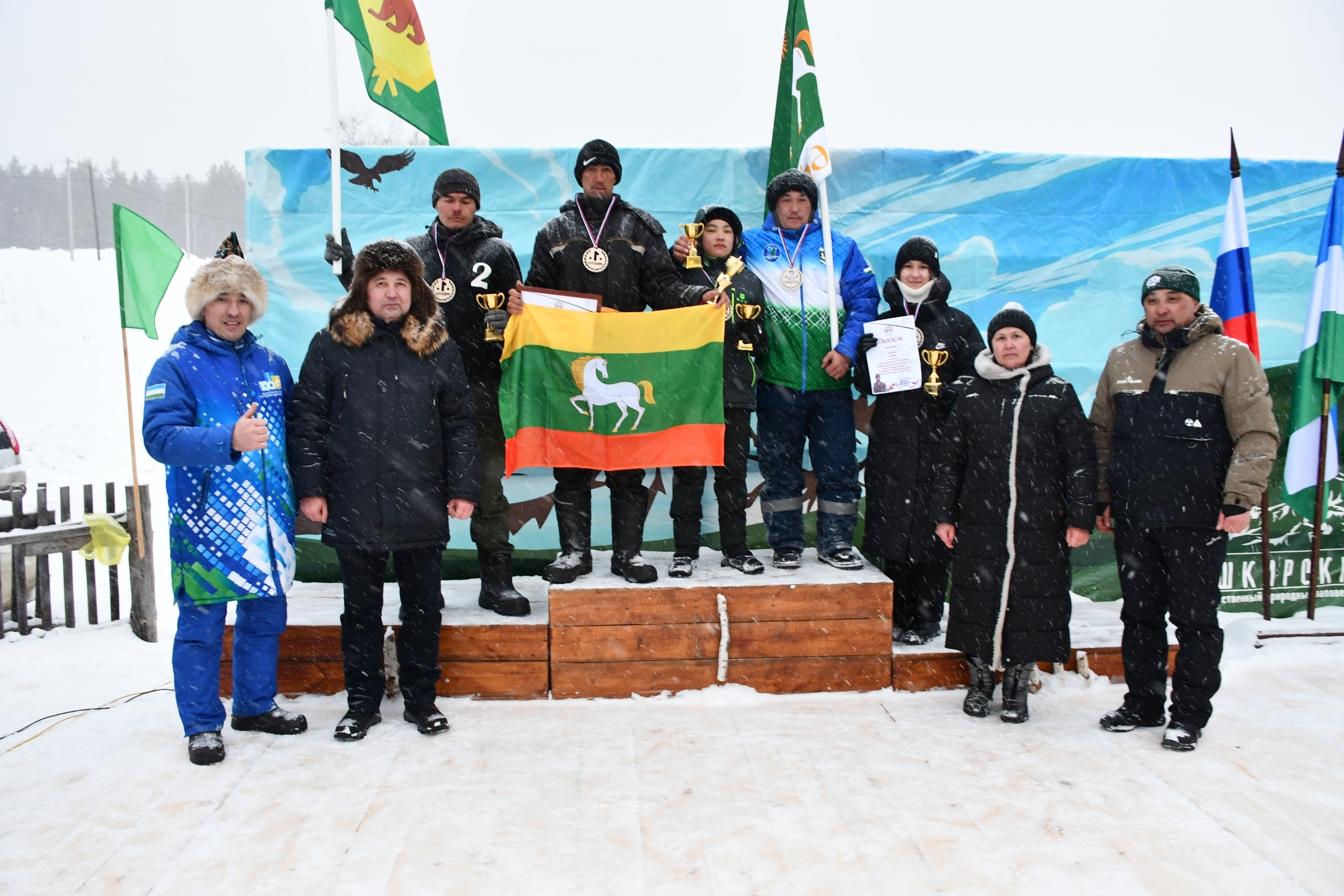 Тай бүләк иттеләр