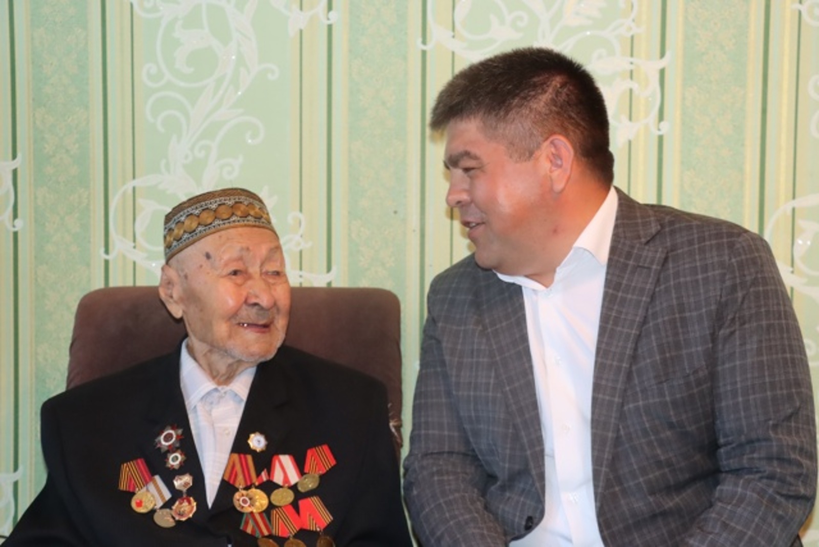 Ветеранды 102 йәше менән!