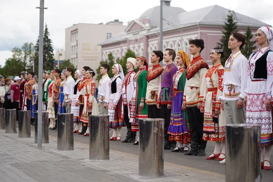 Китап байрамы гөрләй