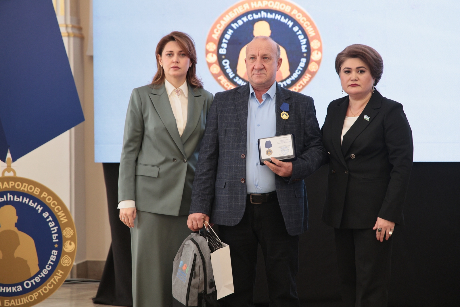 Улдар һәр ваҡыт атайҙарын үҙҙәренең төп батырҙары тип һанай