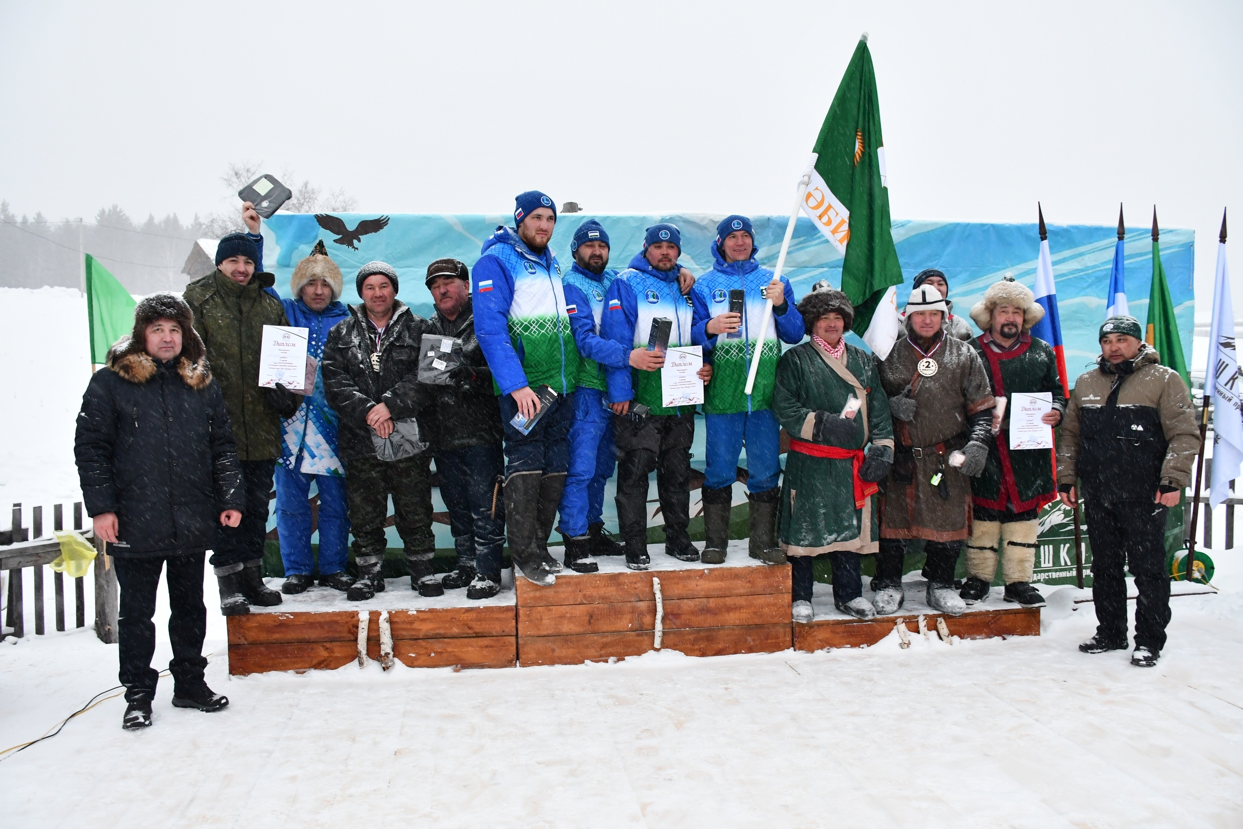 Тай бүләк иттеләр