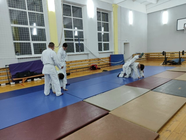 Сәмле халыҡ йәшәй Ҡужбахтыла...