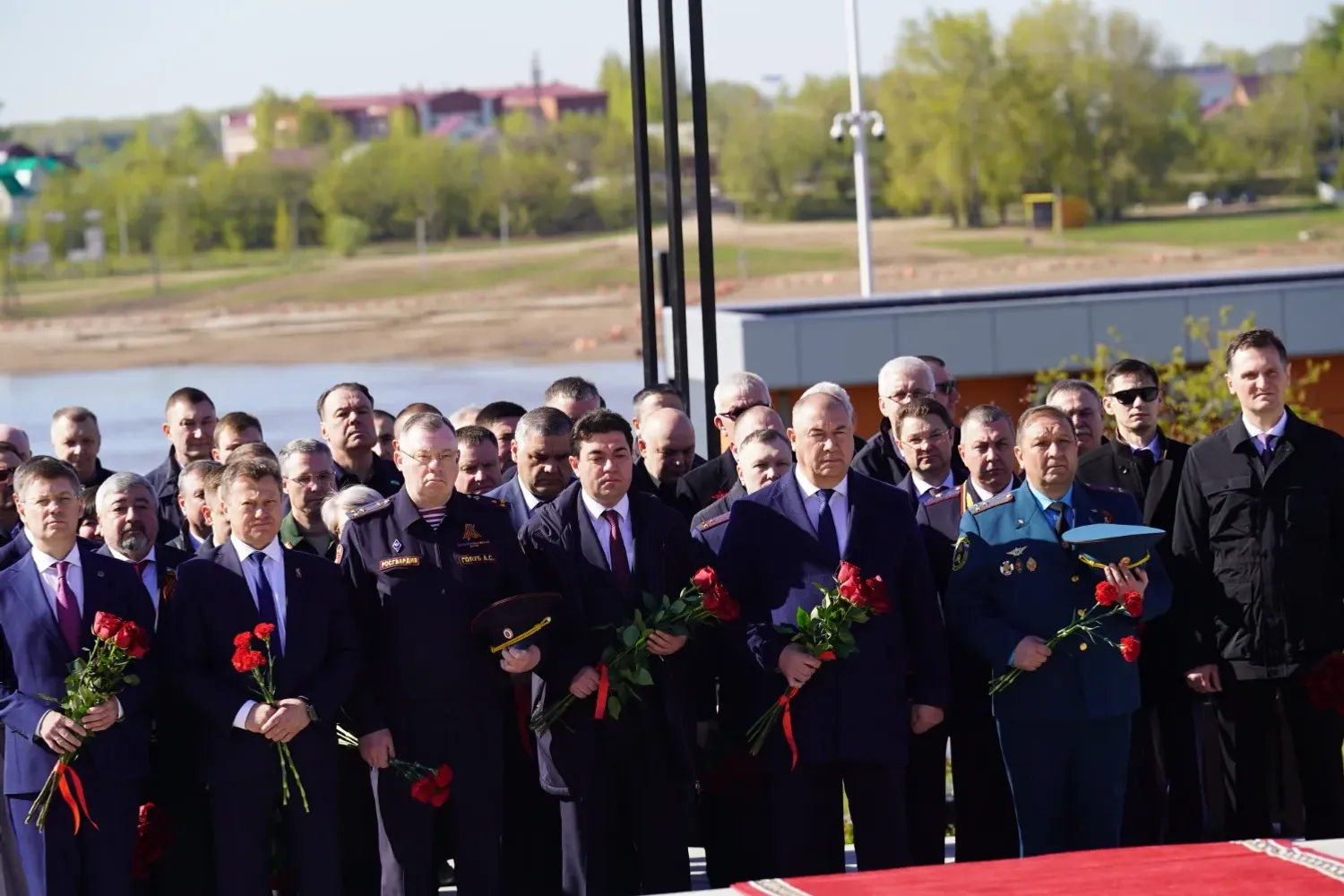 Илебеҙ мәнфәғәтендә эш итеү – иң ҡиммәтле ғәмәл