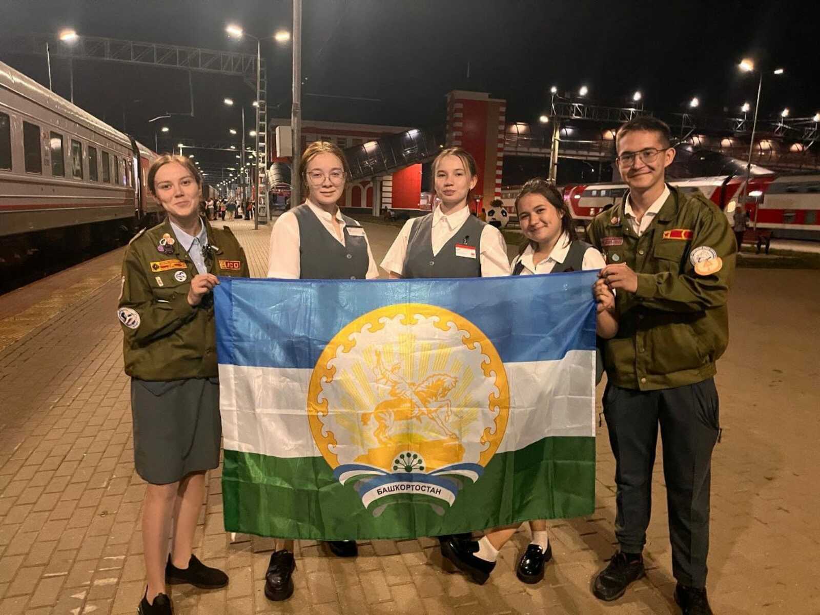 Беҙҙең студенттар уҡый ҙа, эшләй ҙә