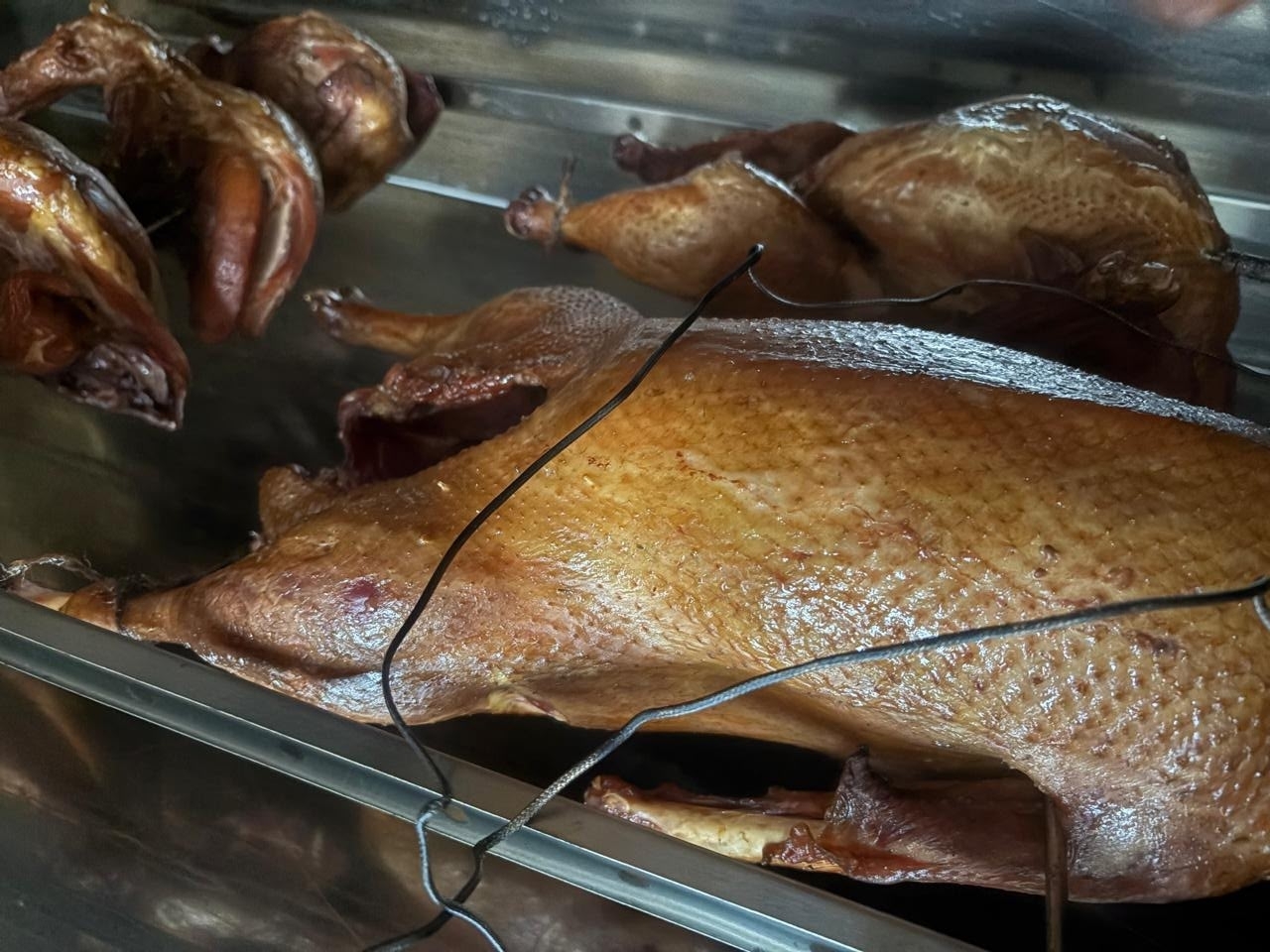 Ыҫланған ҡош, һыйыр, йылҡы, һарыҡ ите, балыҡ, ҡоротто яратып һатып алалар