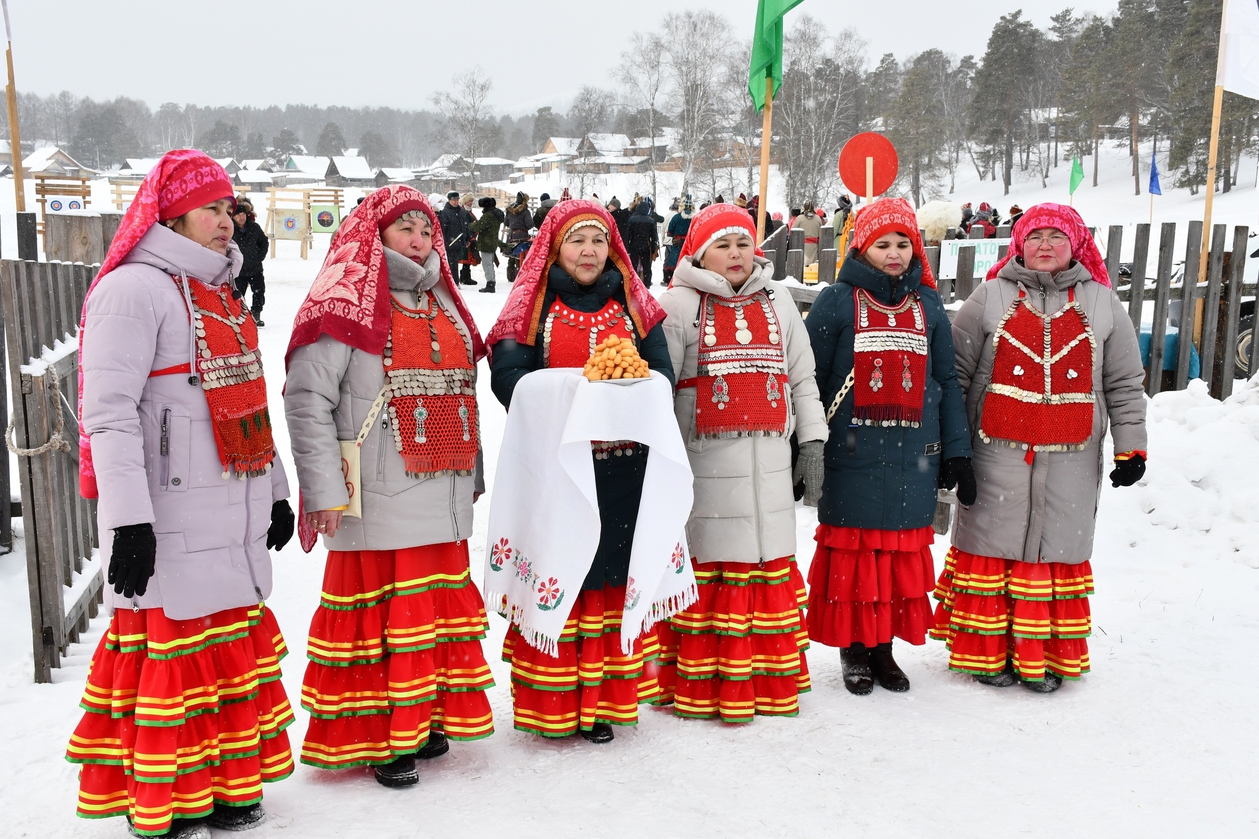 Тай бүләк иттеләр