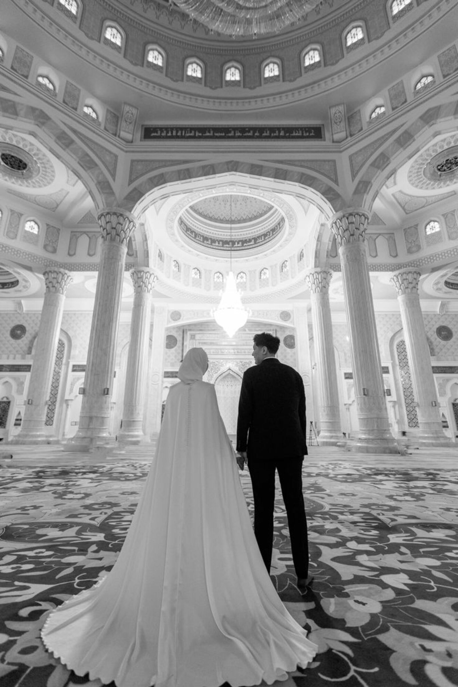 Буласаҡ киленебеҙ мәһәргә машина һорай...