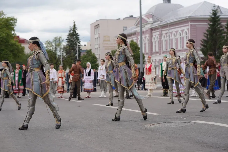 Китап байрамы гөрләй