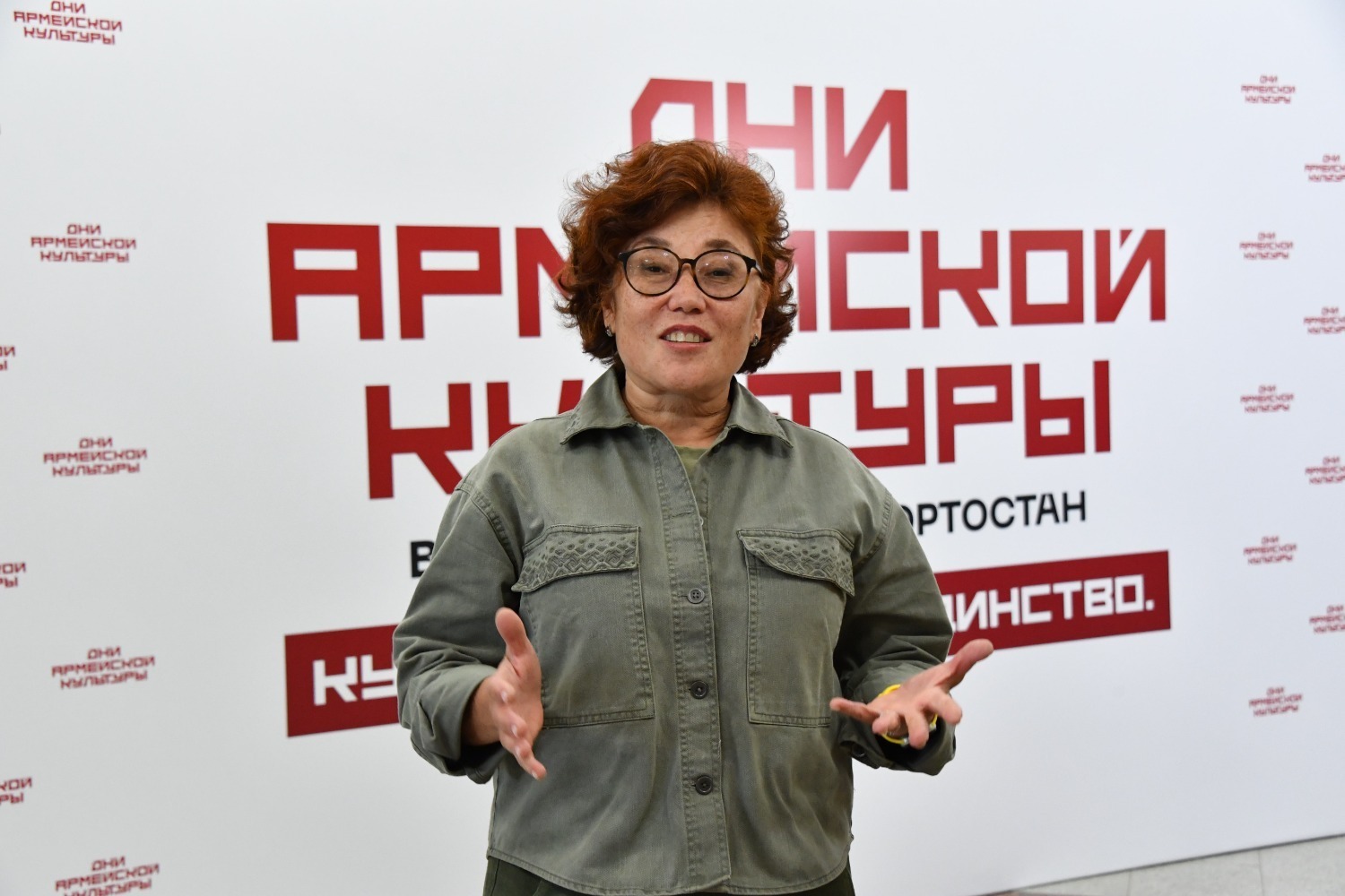 Гүзәл Хәмитова  Рәсәй Геройына Донбасс төтөнө һеңгән тәрене тапшырҙы