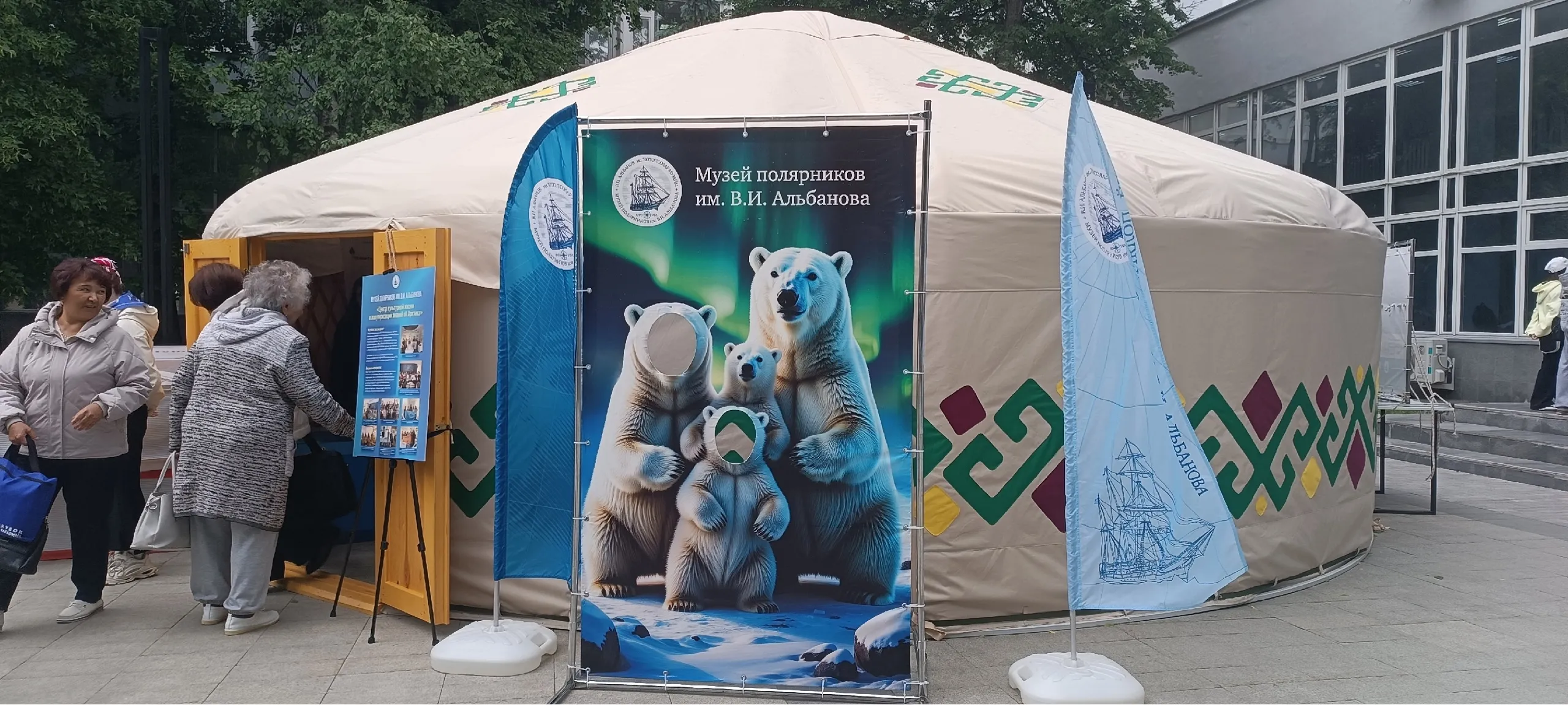 Автомобиль сәнәғәтенең буласаҡ оҫталары ла китап уҡырға ярата