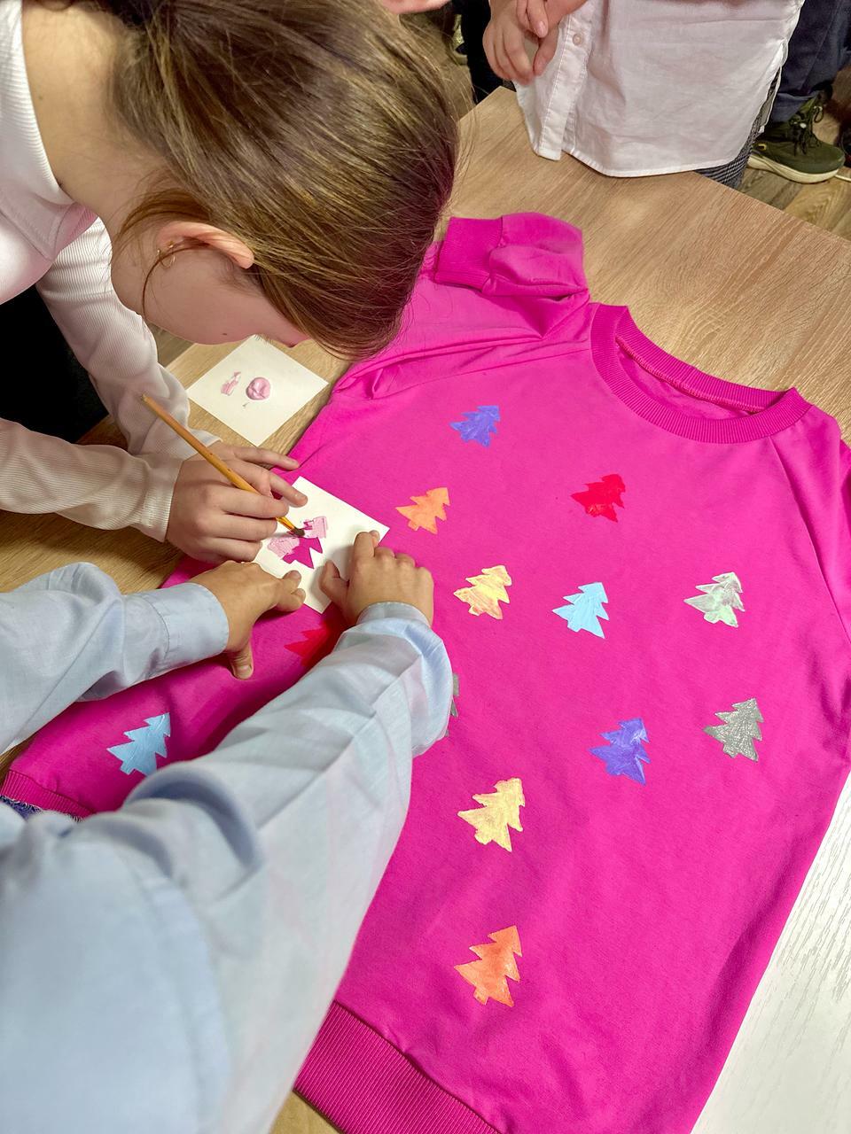 Ул теккән күлдәктәрҙе Мәскәү, Питер ҡыҙҙары кейә