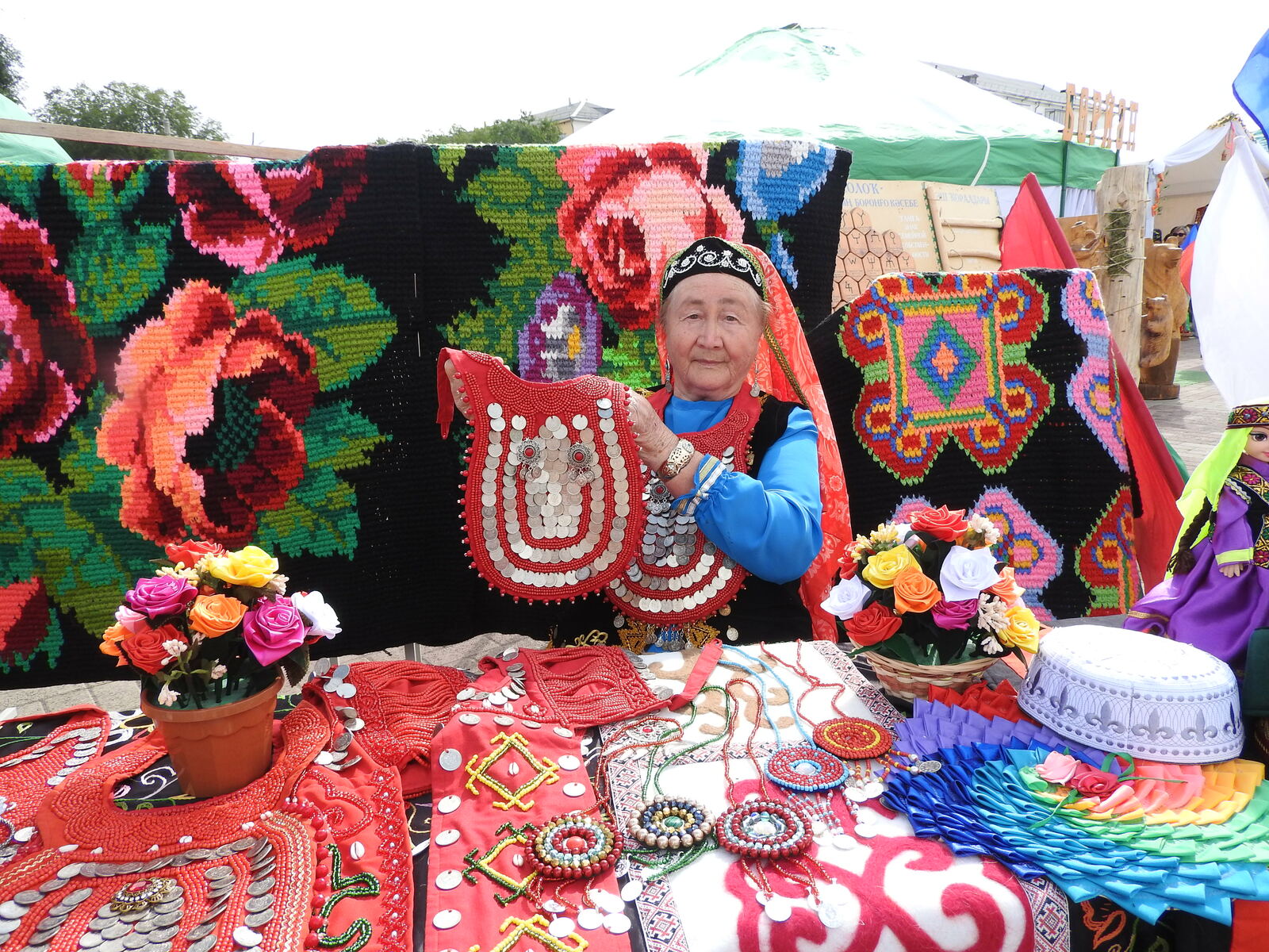 76 йәшлек инәйҙең ҡулдарынан нур тама