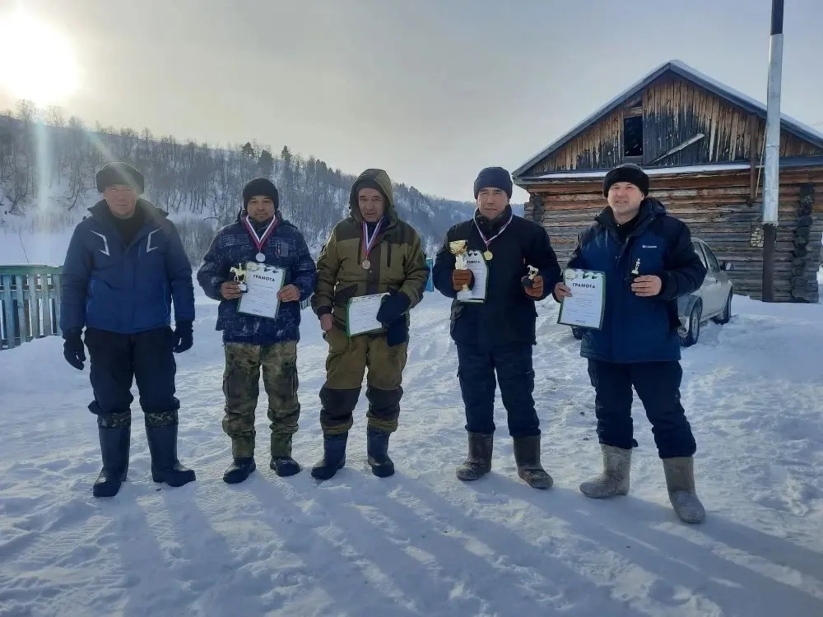 Иҫке монасиптар ат ярышы үткәрҙе