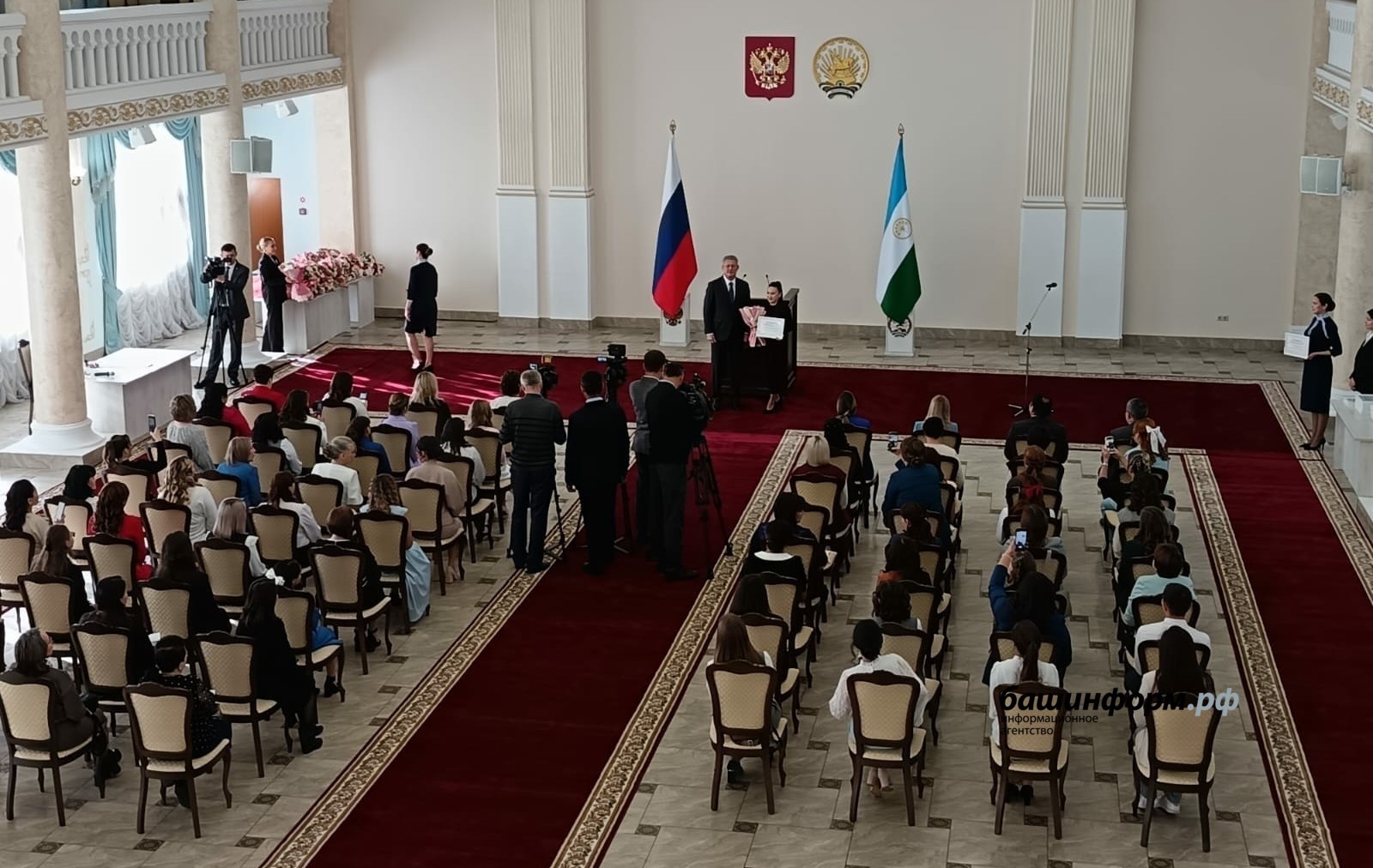 Балаларға күңел йылыһын өләшеүселәр