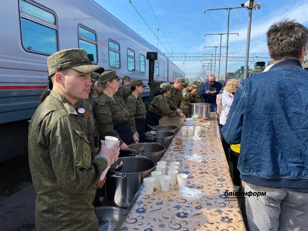 Өфөгә хәрби трофей техникаһы килтерелде