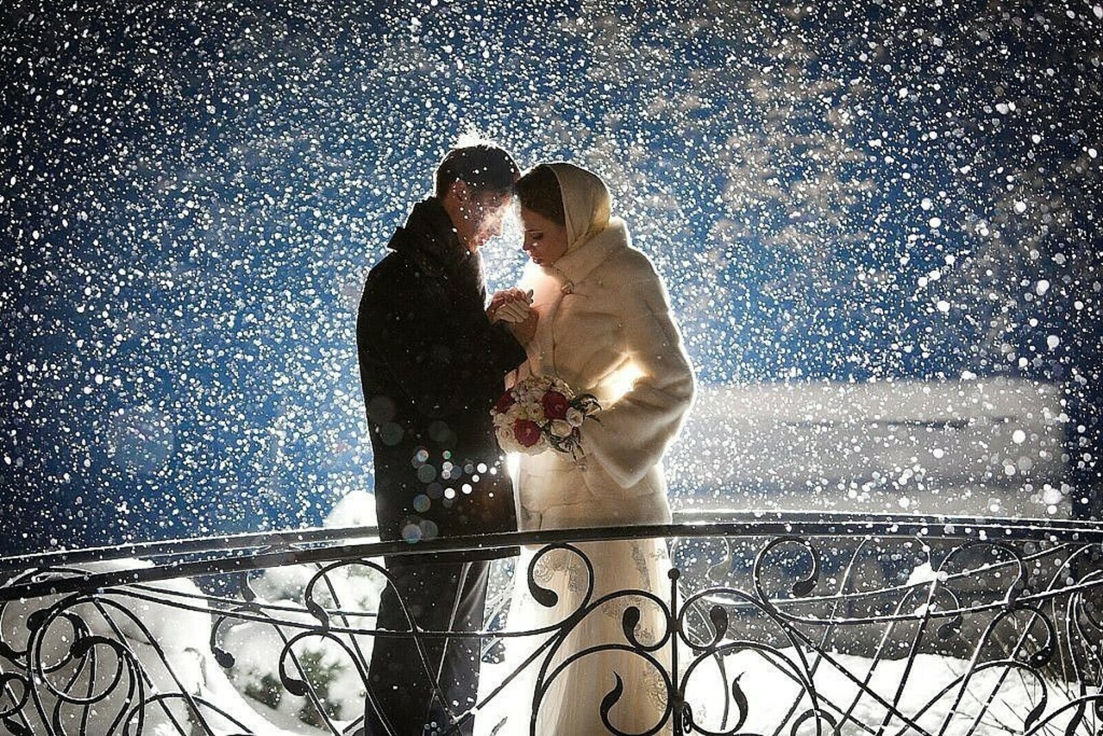 Счастье новый год песня. Зима любовь. Романтика зимой. Встреча зимой. Зимняя сказка любовь.