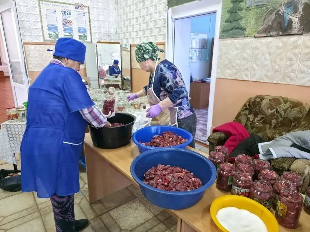 Яугирҙәргә - 200 банка быҡтырылған ит