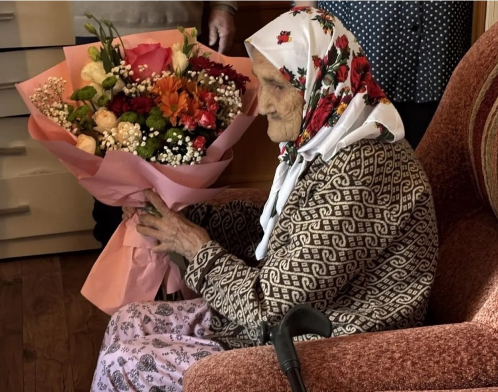 Әсәһе һәләк була, атаһын нахаҡҡа ғәйепләйҙәр, землянкала йәшәйҙәр...