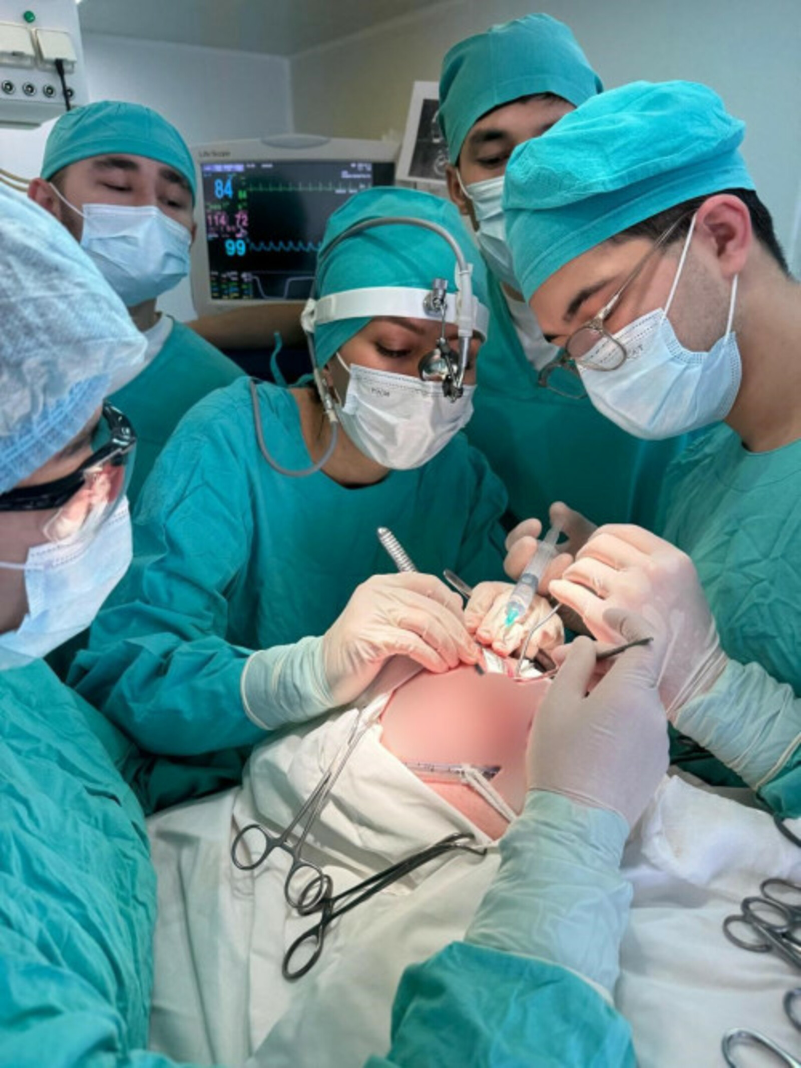 Вуз-ара кампус ғалимдары менән Өфө табиптары яугиргә операция яһаны