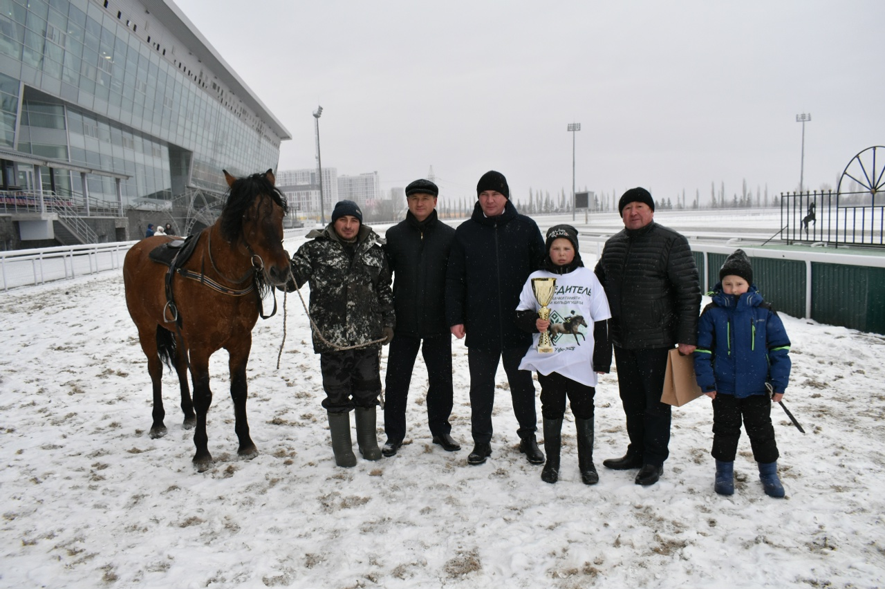 "Аҡбуҙат" ипподромына ярҙам кәрәк