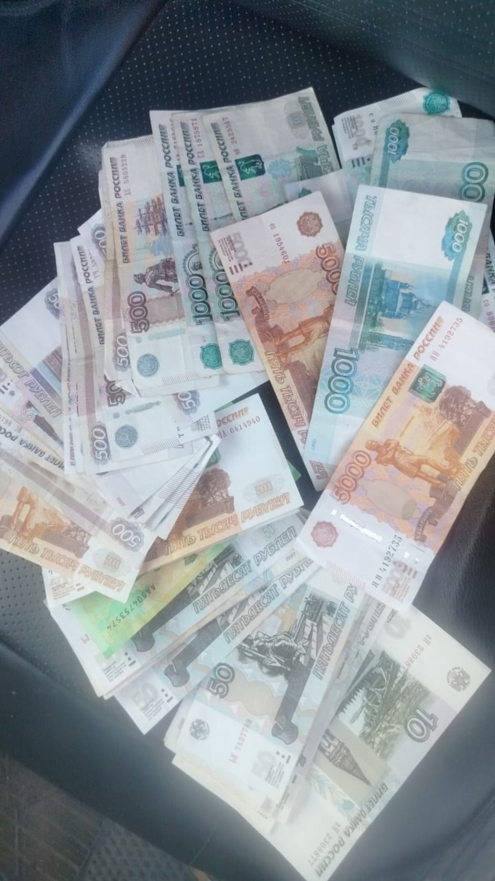 Һигеҙ йәшлек бала әсәһенең аҡсаһын урлатҡан