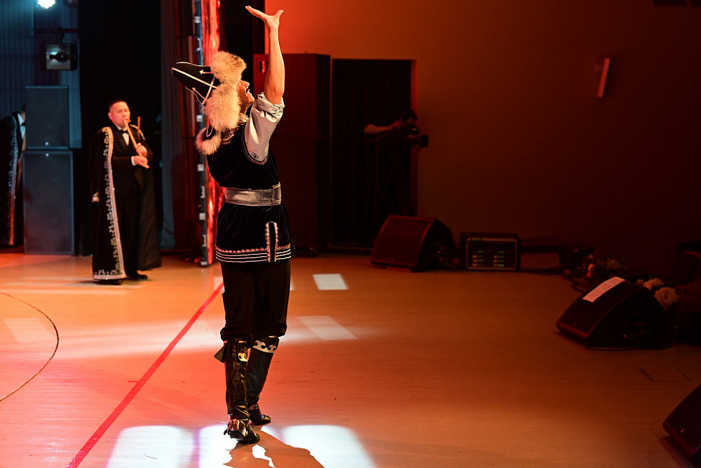 "Ҡурай көнө"ндә Радий Хәбиров Дәүләт ҡурайсылар ансамбленең концертында булды