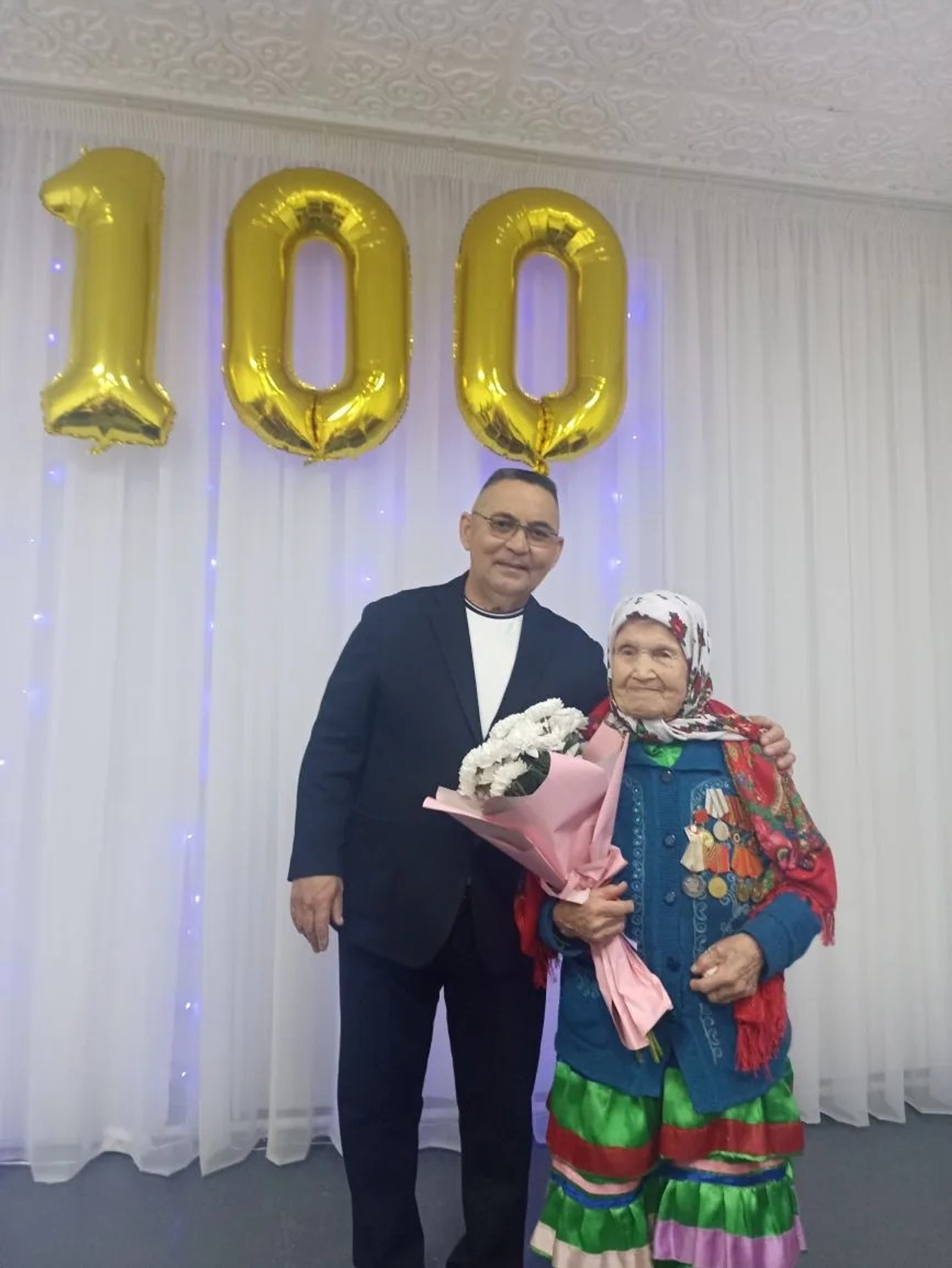 100 йәшендә лә хужалығын үҙе алып бара