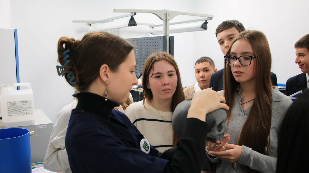 200-ҙән ашыу уҡыусы вуз-ара кампуста киләсәк фәне менән танышты