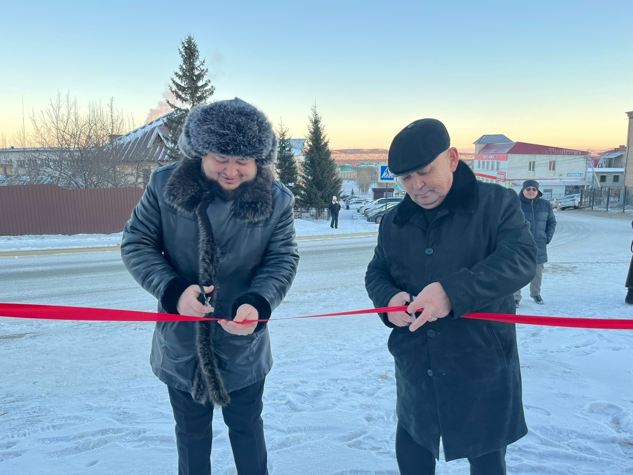 Асҡарҙа "Өс яугир"гә һәйкәл асылған