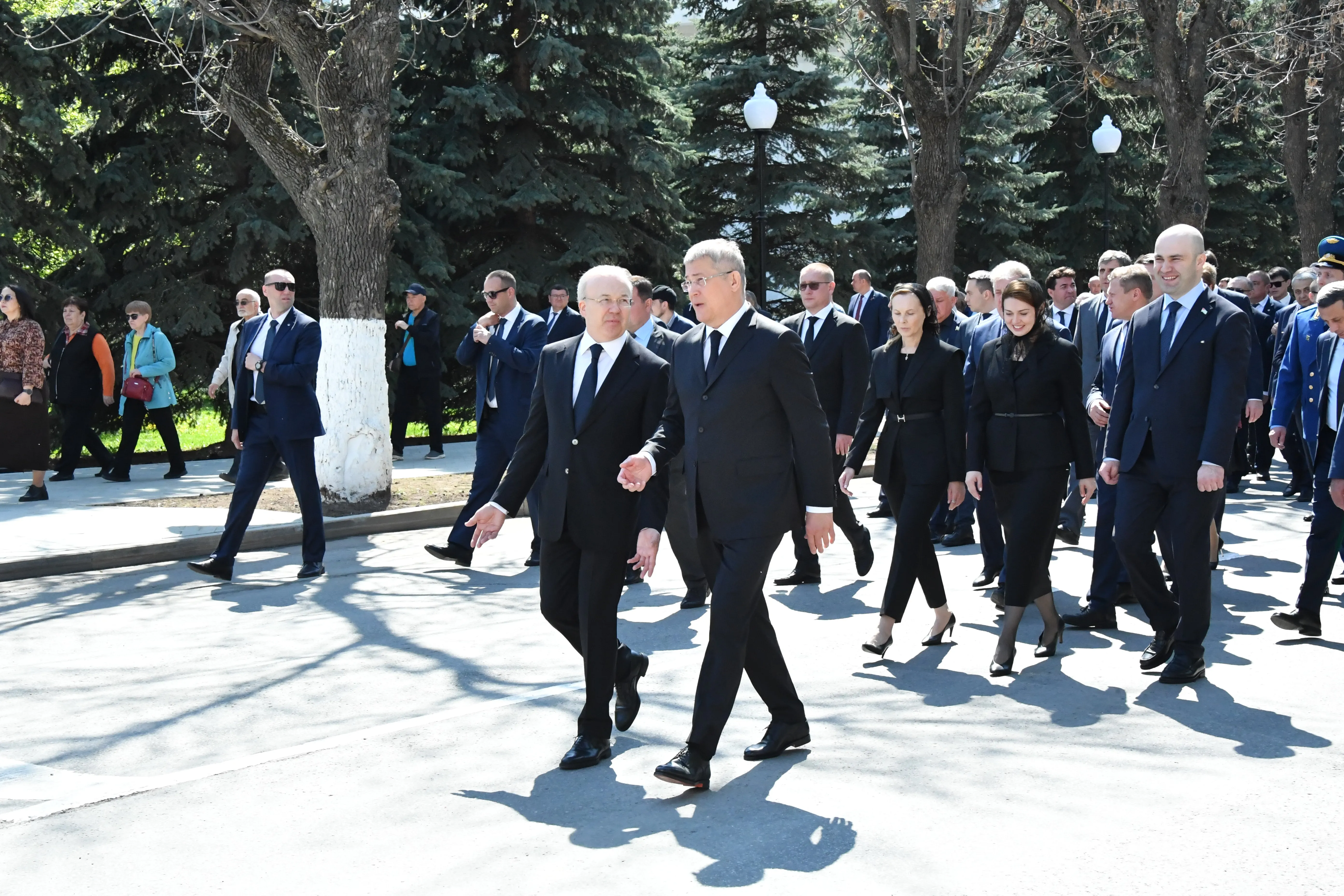 Бәхил булығыҙ, Константин Борисович