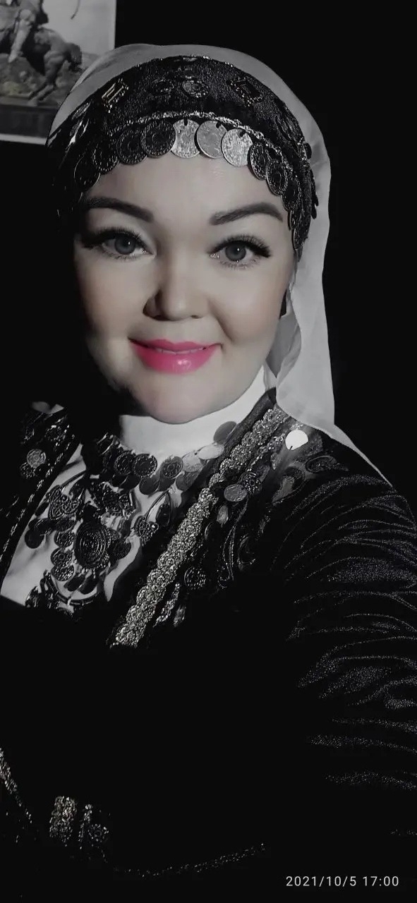 Асҡын гүзәлен ҡаршы алығыҙ!