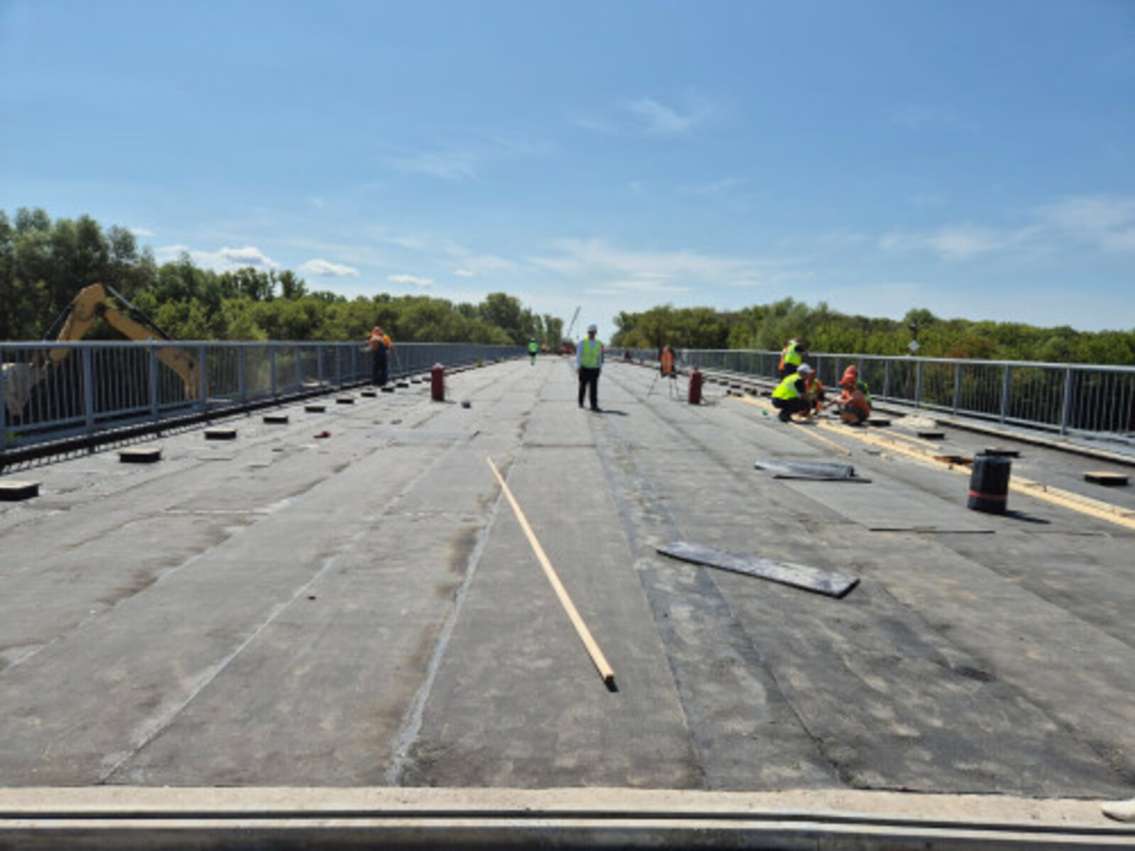 Ыҡ йылғаһы аша күпер һалына