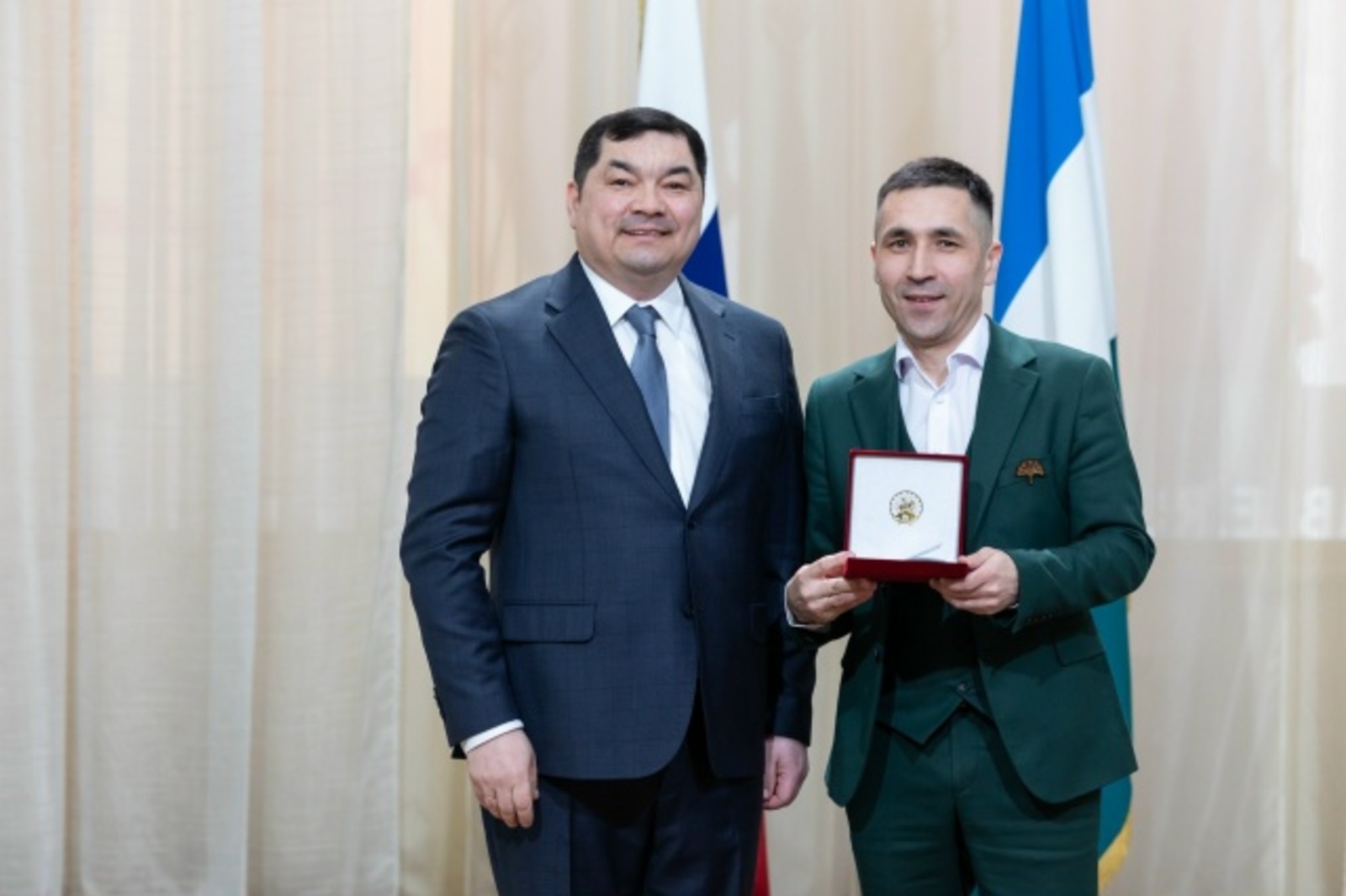 "Ураҙа айында Аллаһ ҙур бүләк эшләне"