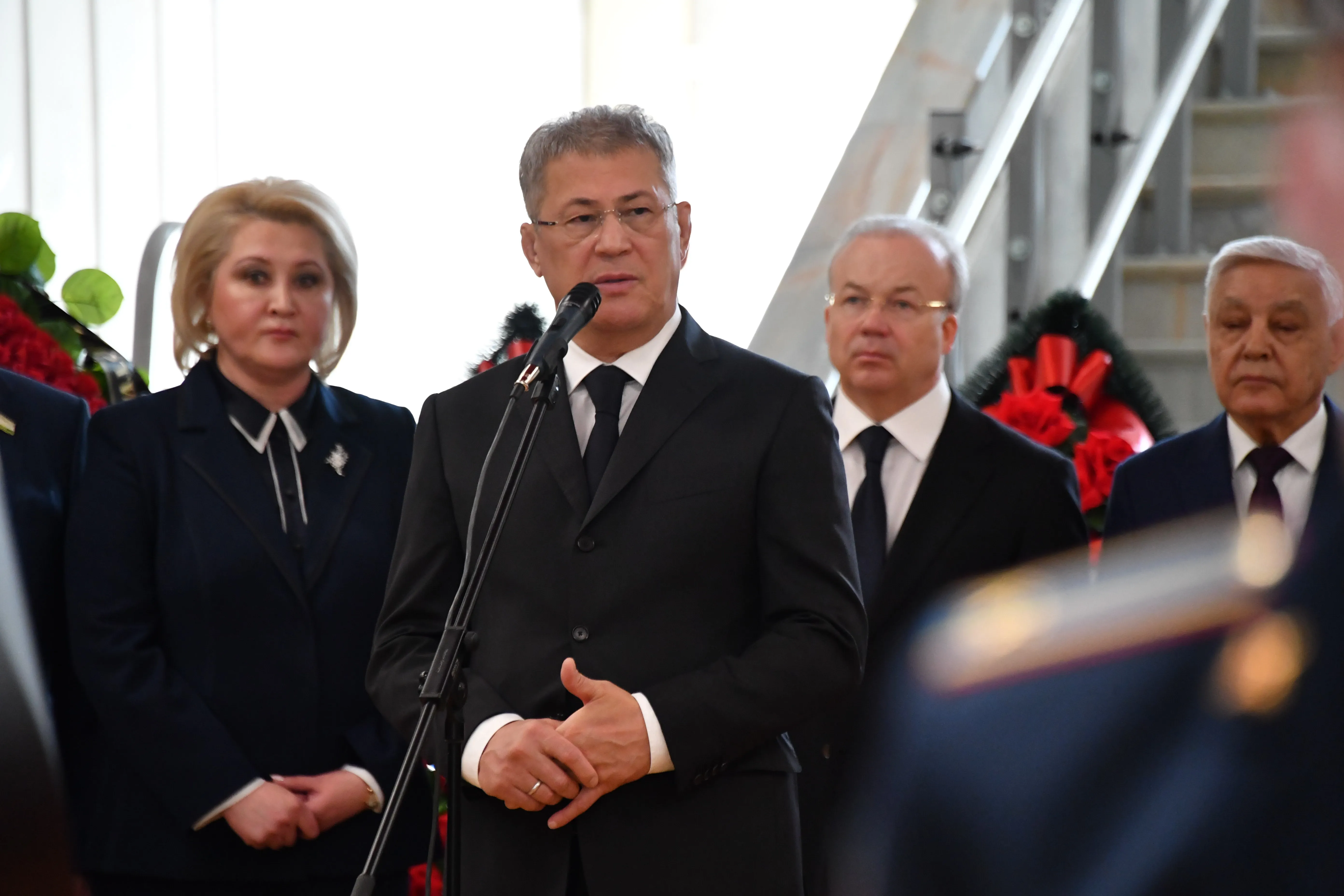 Бәхил булығыҙ, Константин Борисович