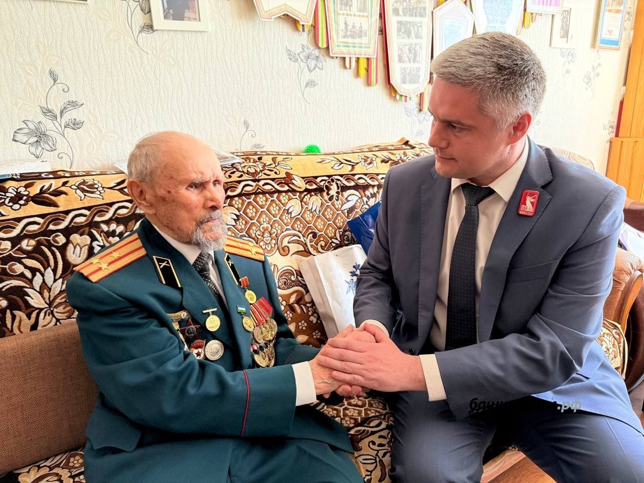 Район башлығы ветеранды ҡотланы