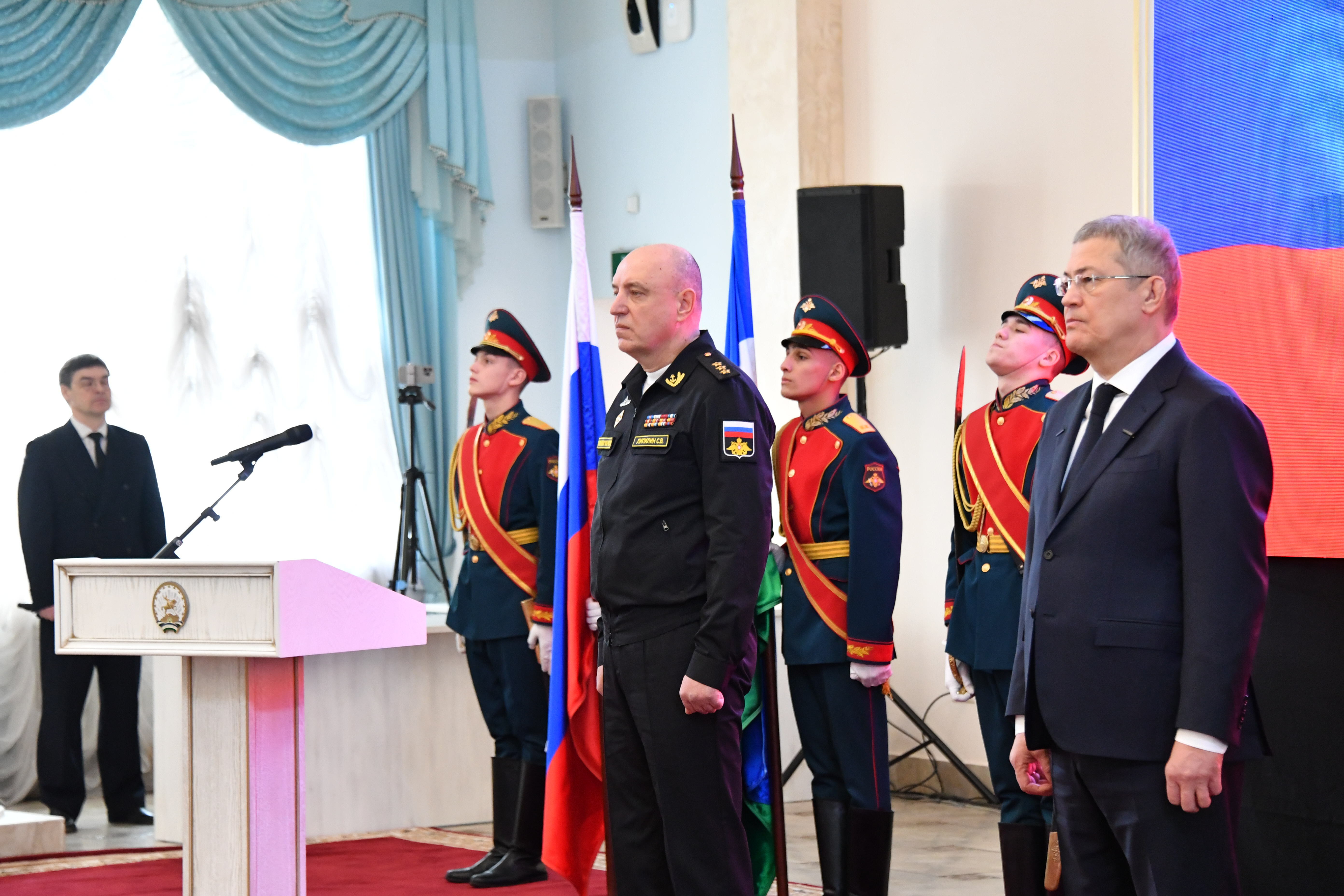 Владислав Бочаровтың ата-әсәһенә Рәсәй Геройы йондоҙо тапшырылды