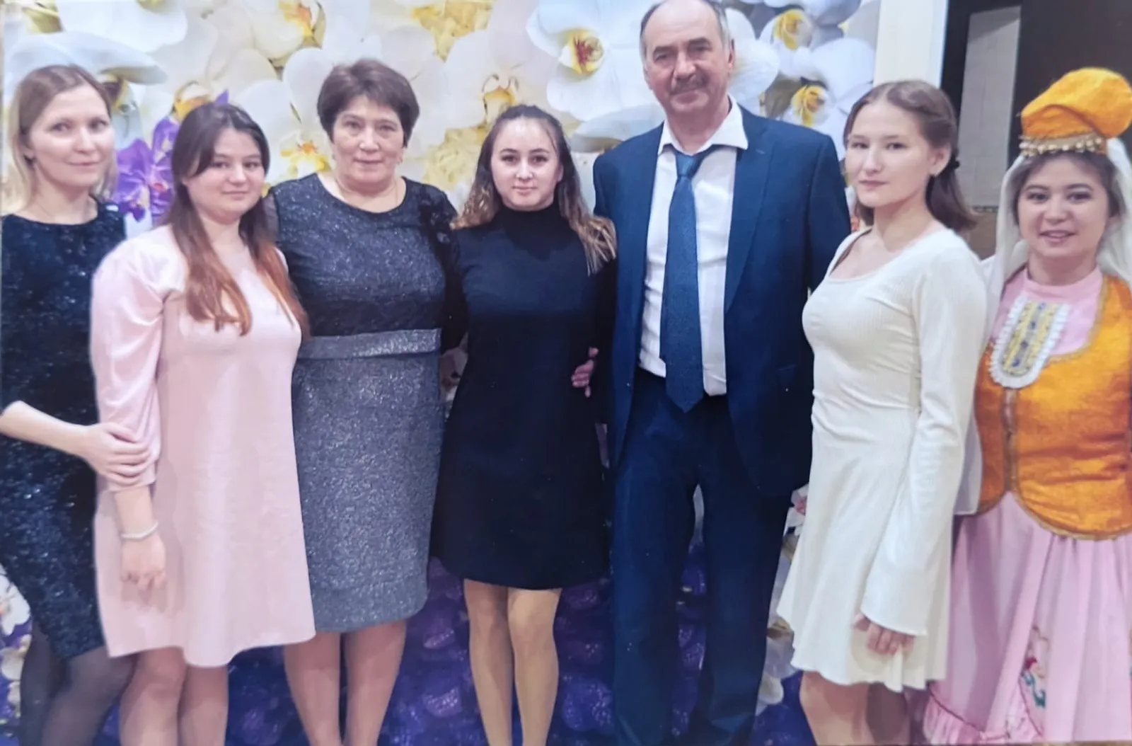 Эшкә лә, еләккә лә – гел бергә