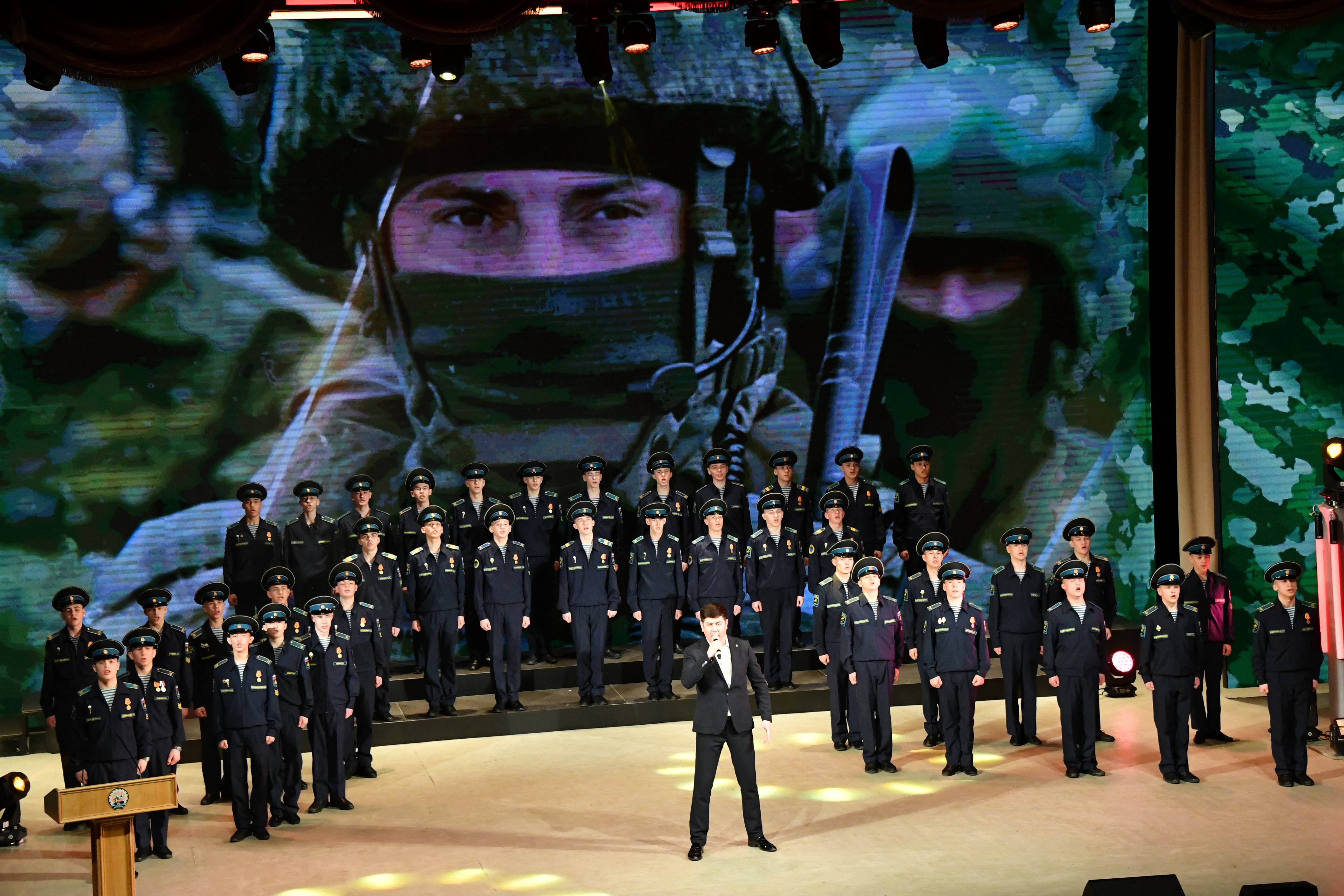 Иң әүҙем, уңған ҡатын-ҡыҙҙарҙы бүләкләнеләр